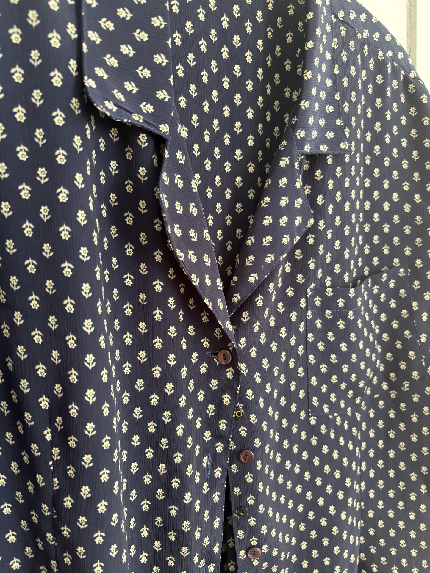 Vintage navy floral summer blouse, button-down, airy and cute, 80s patterned woman blouse, Retro vintage vibes, Size M - L