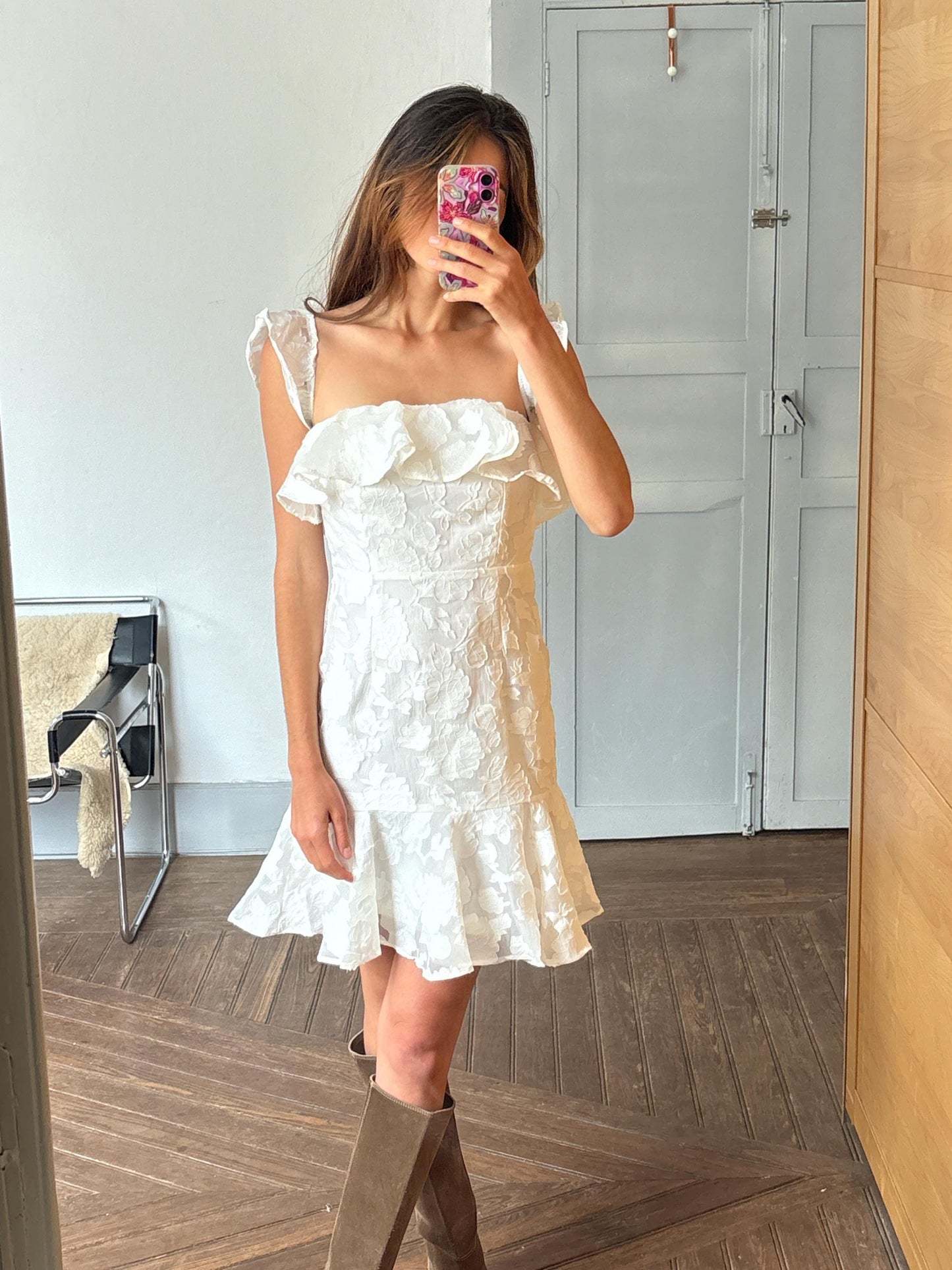 Romantic white summer dress – vintage-inspired feminine fit, breezy and soft, perfect for M,