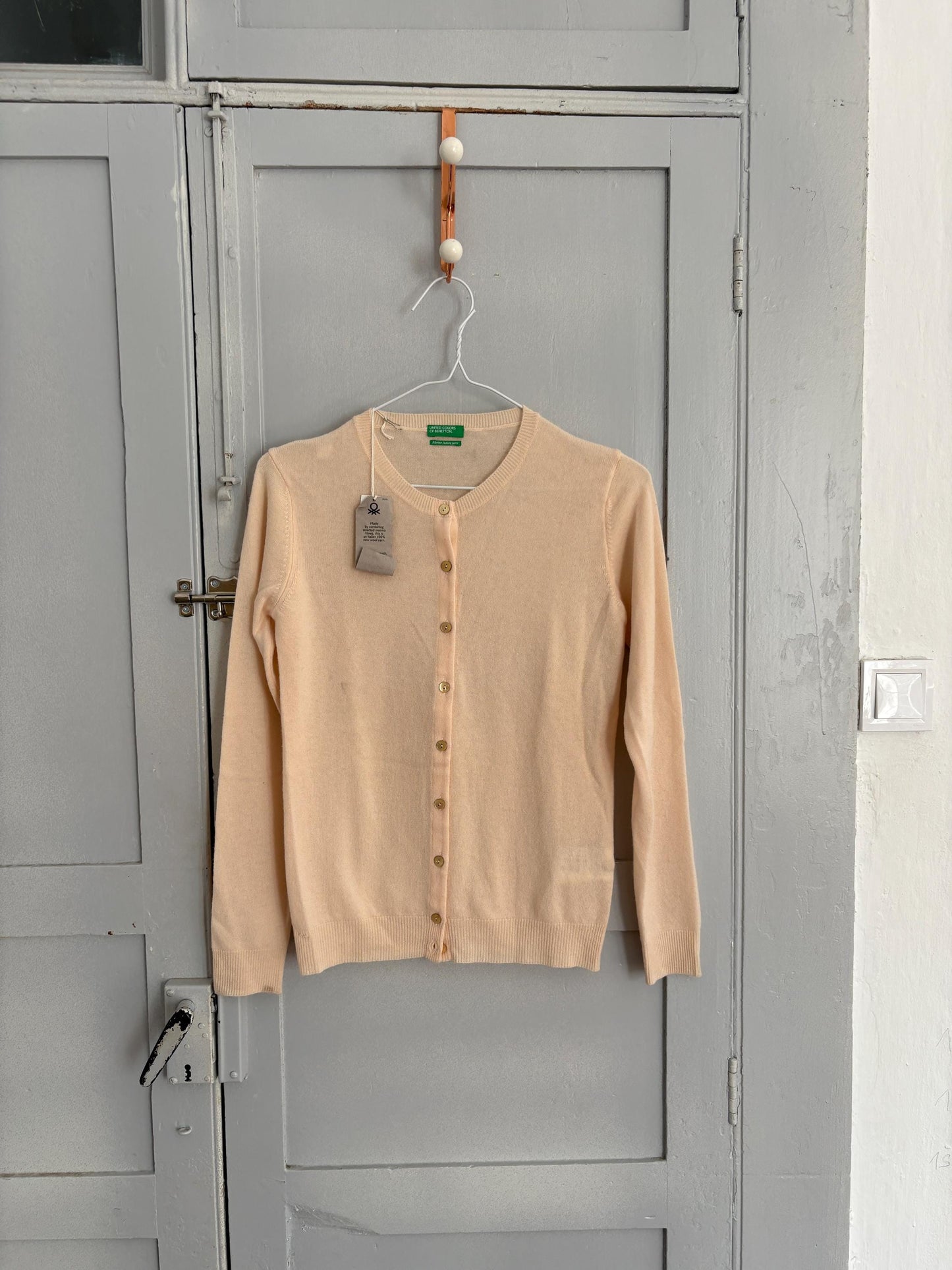 Super soft merino wool vest by United Colors of Benetton – XS women’s knit, classic fit, minimal flaw,