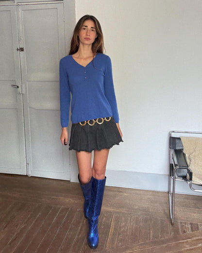 Cobalt Blue 100% Cashmere V-Neck Sweater — detail