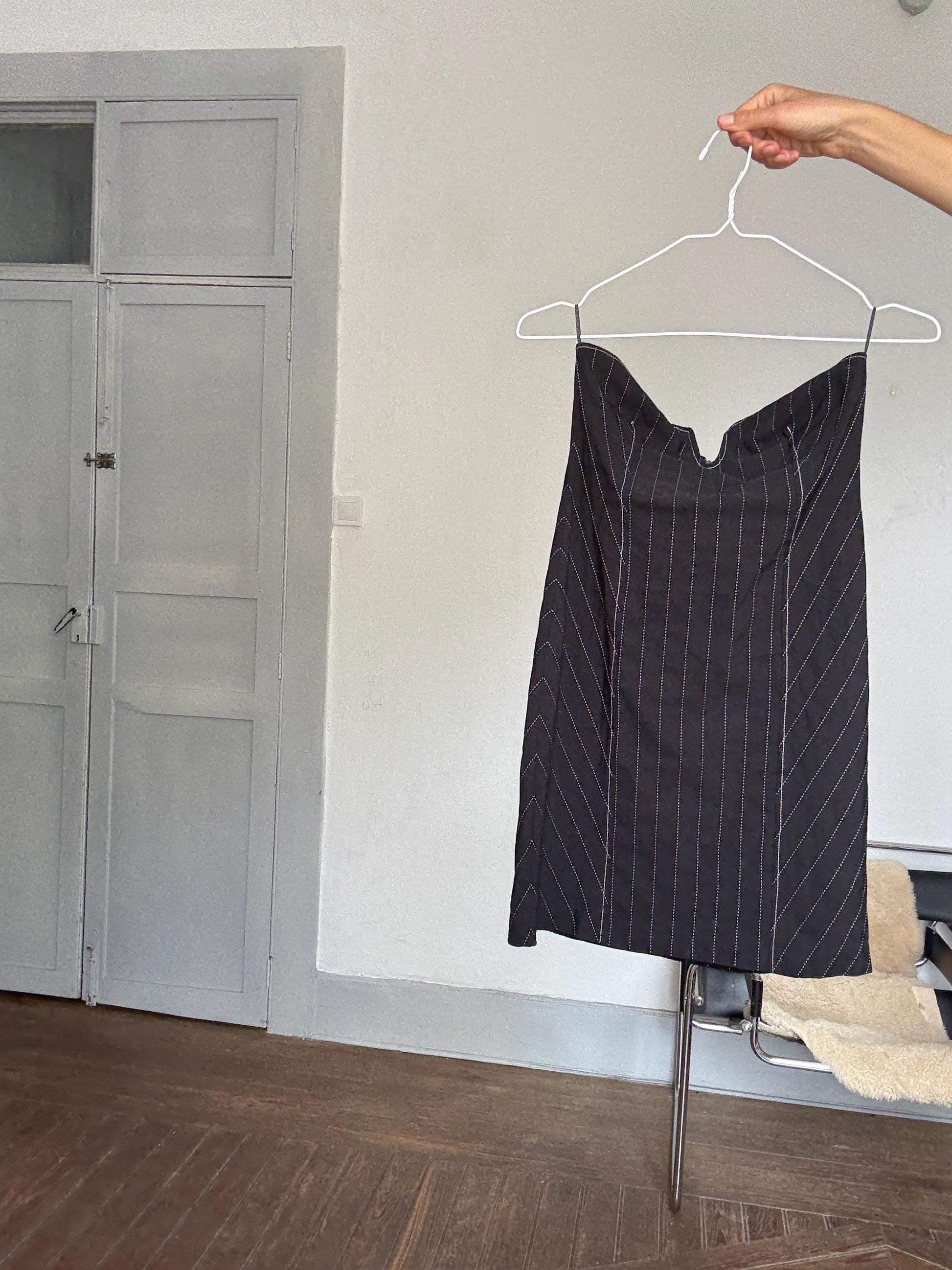 Vintage Y2K Black Pinstripe Mini Dress – Strapless Heart Neckline, Stretch Bodycon Clubwear, Sexy Summer Look, Size M