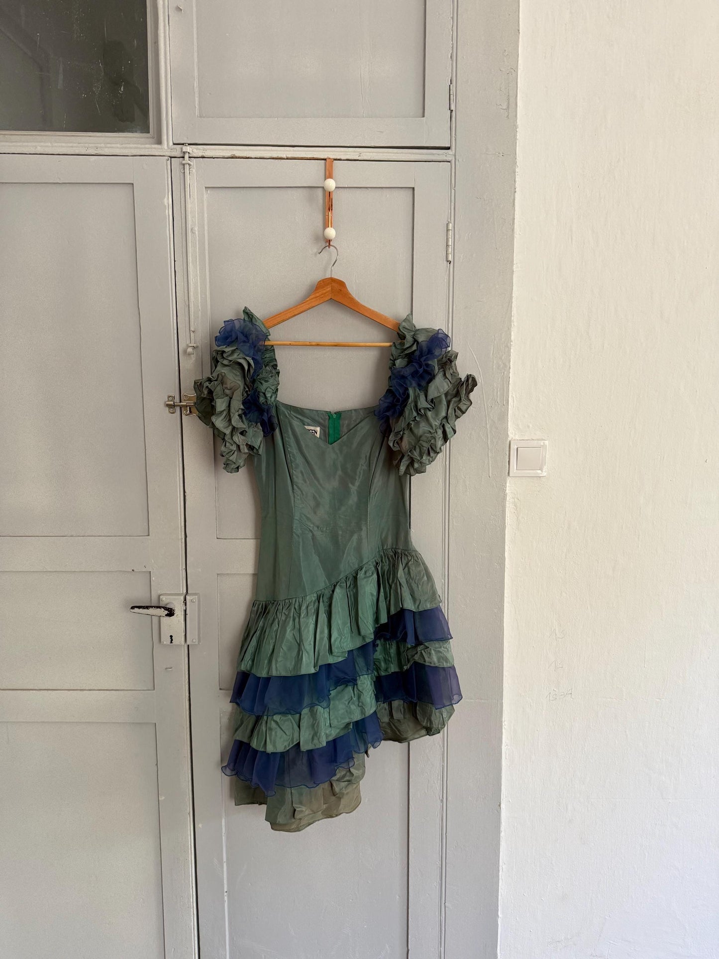 Vintage flamenco dress handmade in england – ruffled sleeves – avant-garde party dress, traditional short flamenco dress, size s