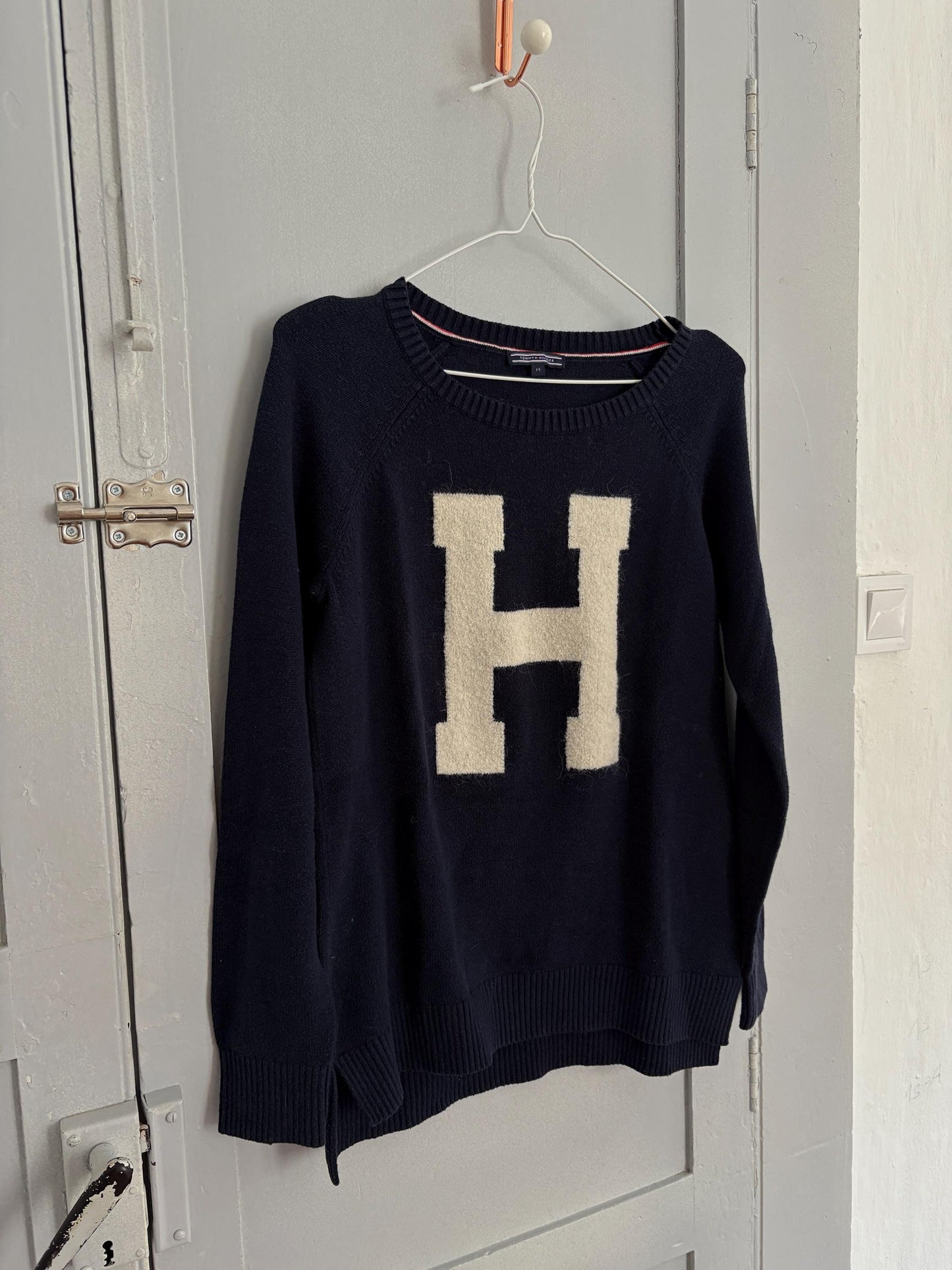 Vintage tommy hilfiger jumper - h letter logo navy blue preppy knit - college style sweater, size m