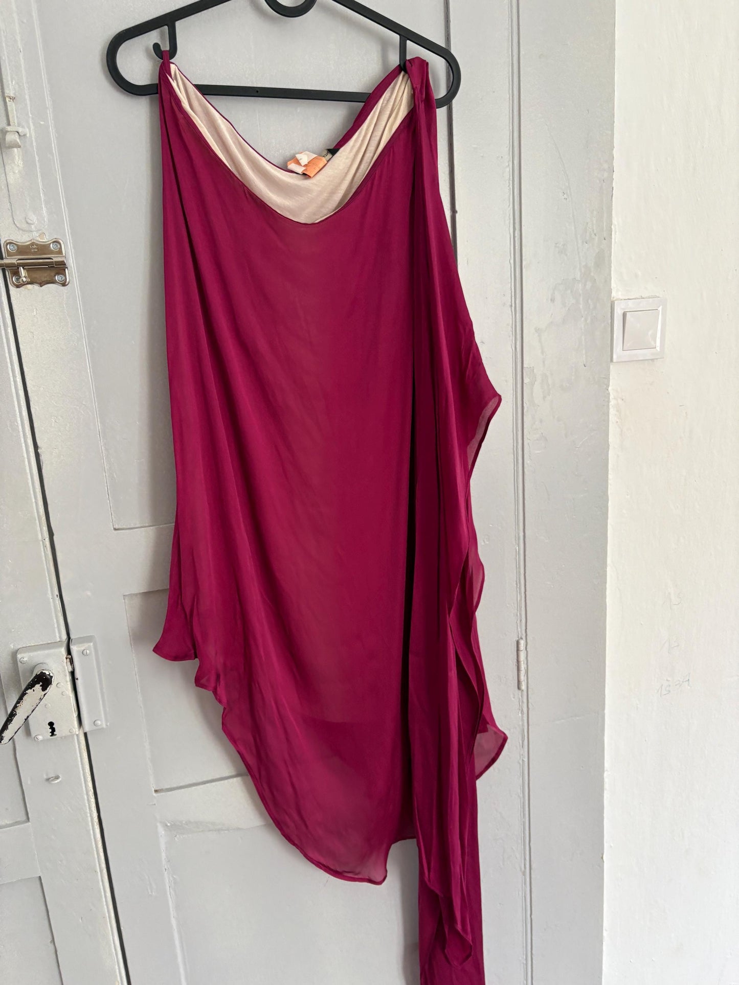 Vintage tara jarmon 100% silk dress in deep raspberry pink – elegant one shoulder – size s – romantic cocktail dress