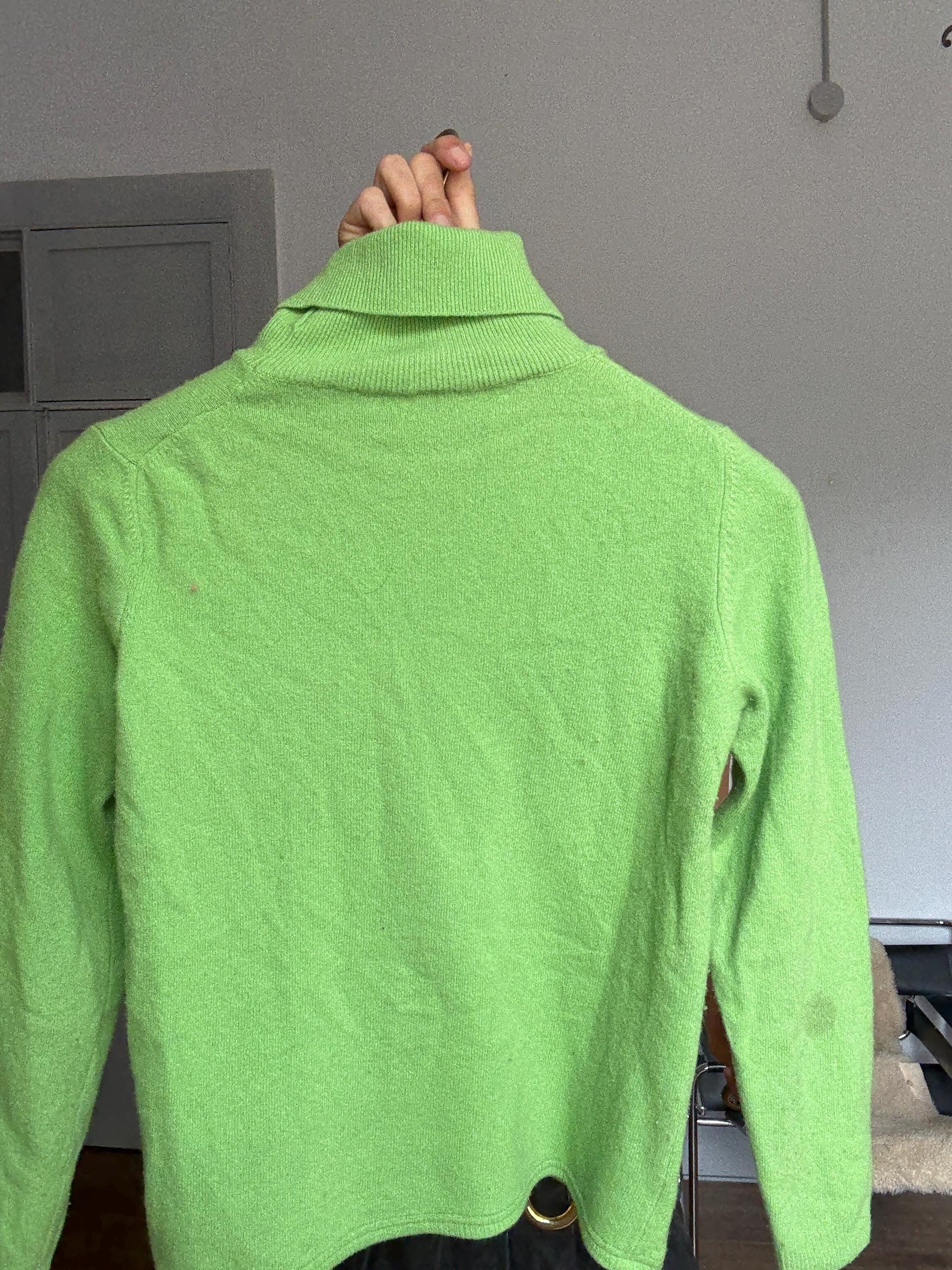 Vintage Green Merino Wool Turtleneck Sweater – United Colors of Benetton Y2K Cozy Knit Jumper Sustainable fashion
