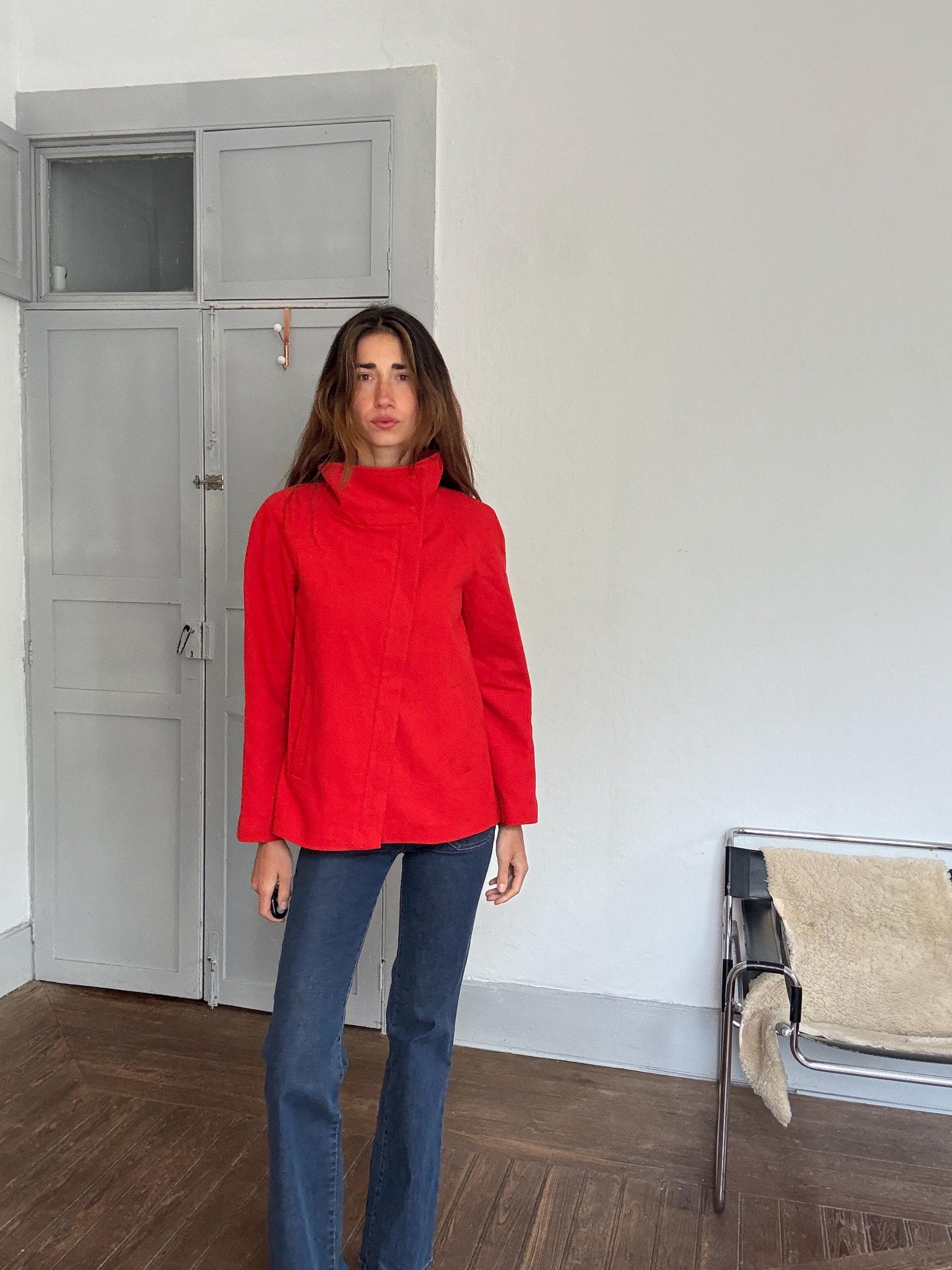 Vintage Benetton red wool coat – bright statement outerwear, size EU 38/FR 38/US 6, high collar, minimalist zip, 2000s style