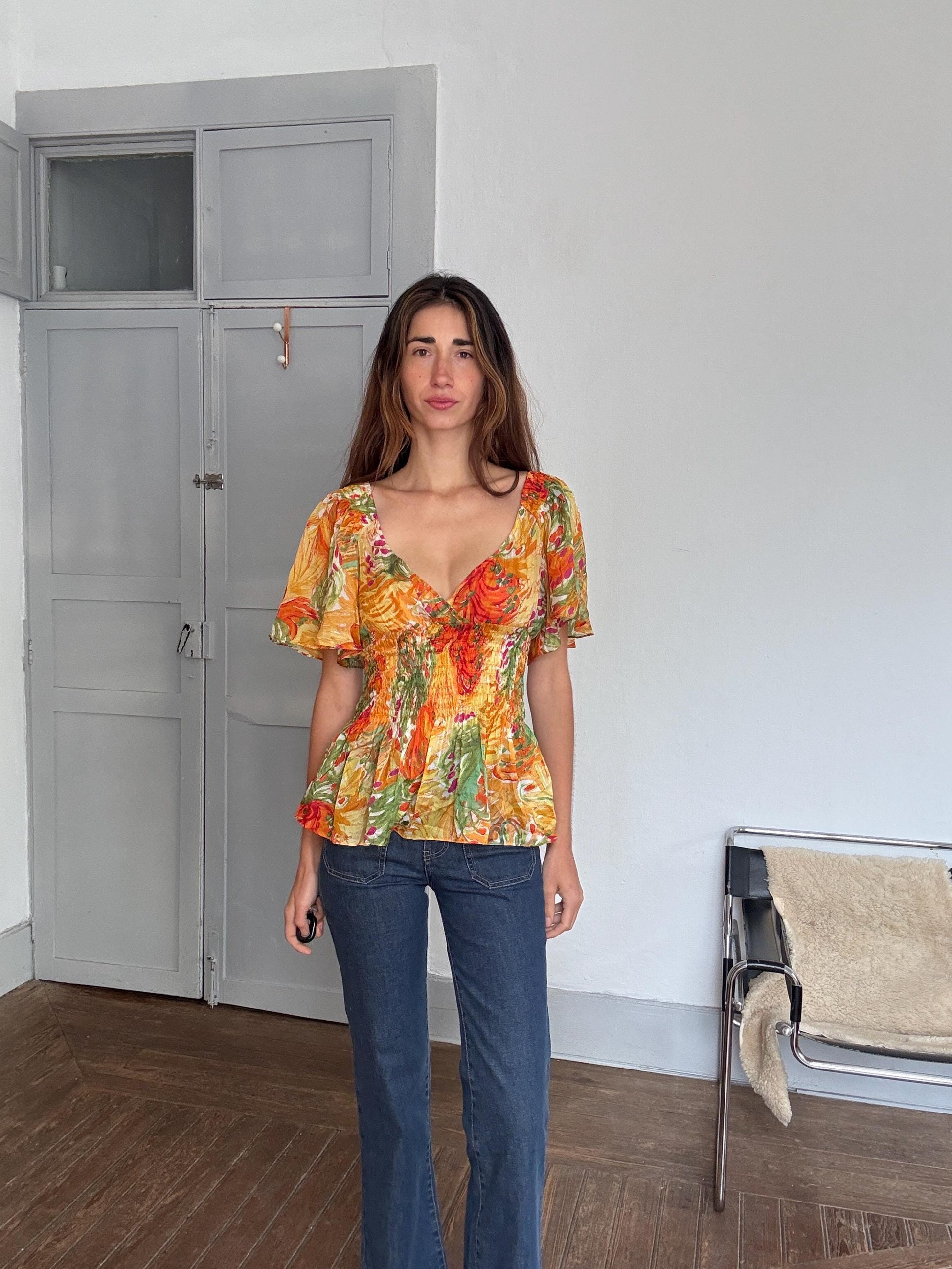 Vintage silk summer blouse – 100% silk floral print top with flutter sleeves, dreamy feminine lightweight fit, bright boho top