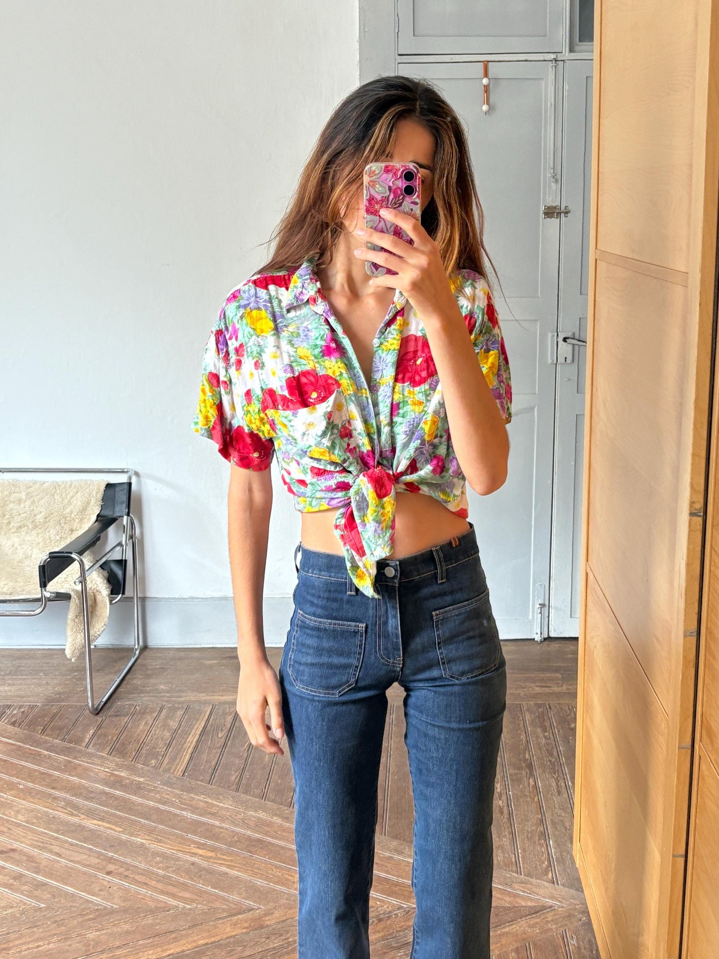 Vintage floral summer blouse – unisex button-up shirt, bold colorful print, size 41/42, , tie-knot top, 80s/90s retro style