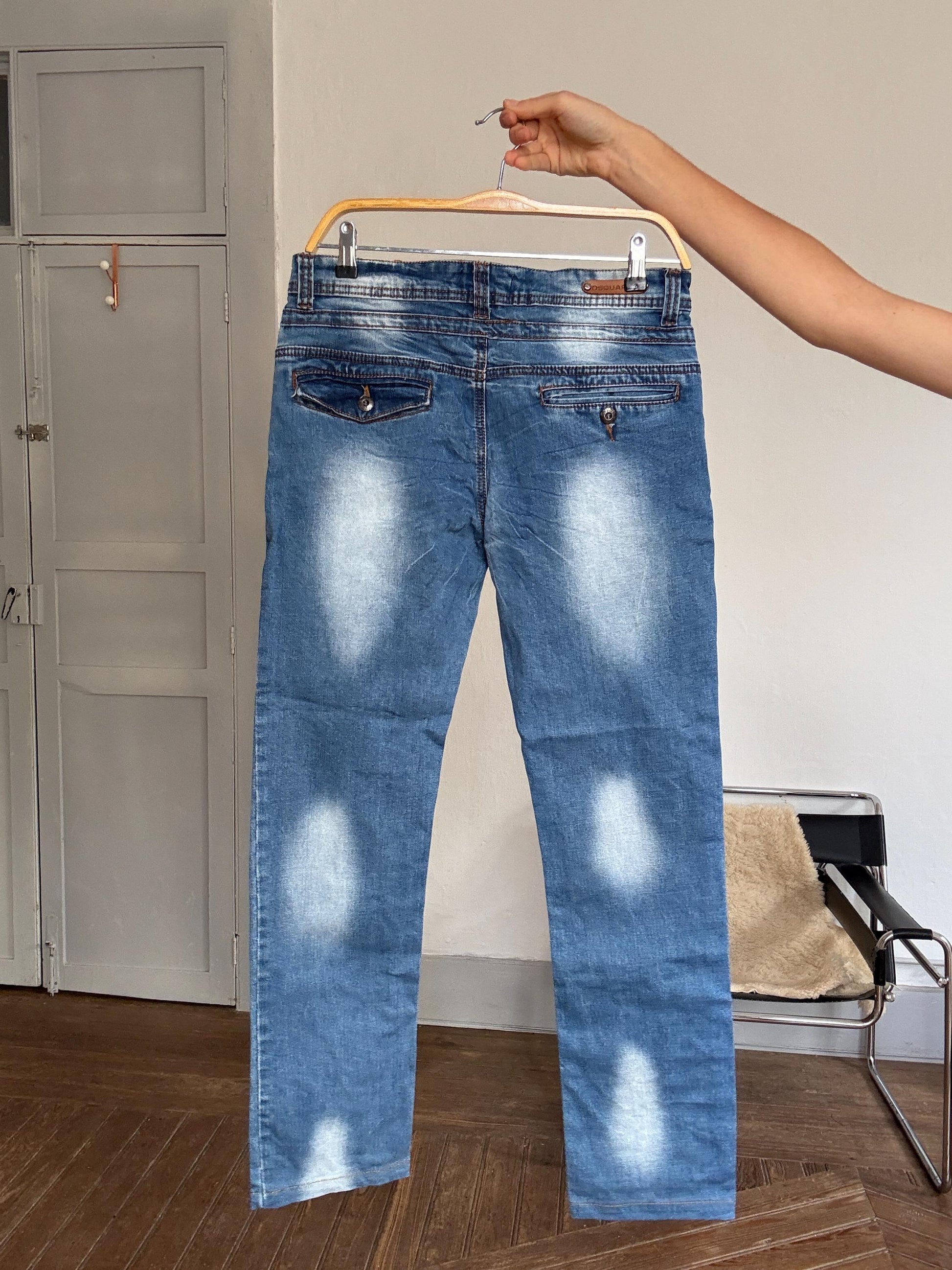 Vintage MEN's DSQUARED2 Jeans – Size 34, Distressed Mid-Wash Denim, Unisex Straight Leg Fit, Size M