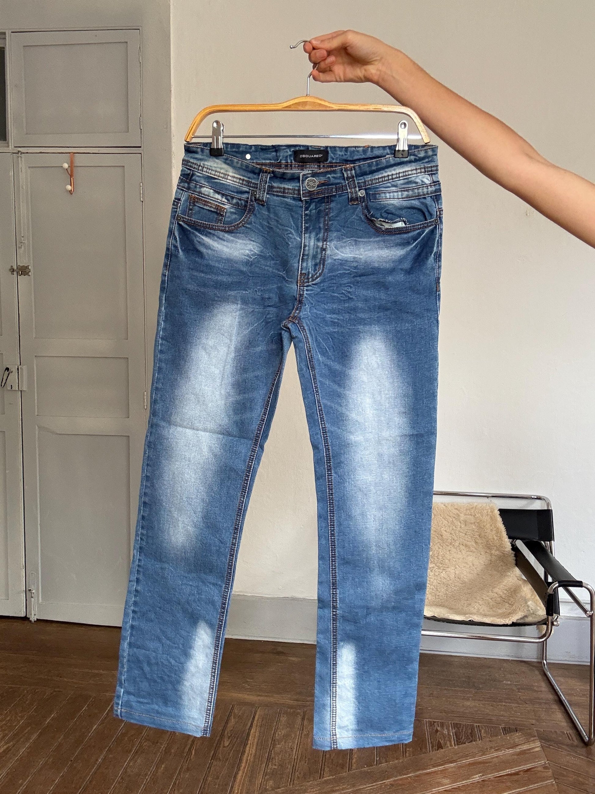 Vintage MEN's DSQUARED2 Jeans – Size 34, Distressed Mid-Wash Denim, Unisex Straight Leg Fit, Size M