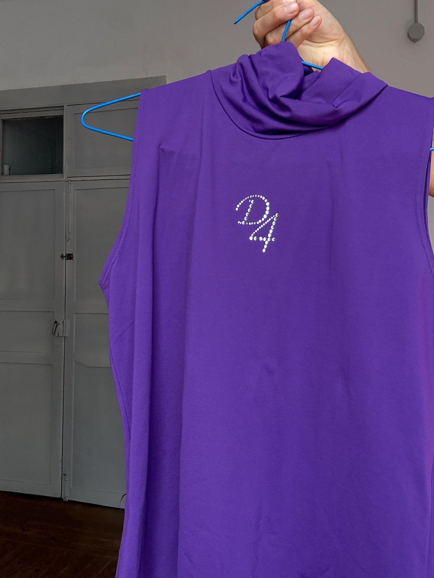 Y2K Purple Rhinestone Turtleneck Top – Vintage Division 4 Sleeveless Camisole – Made in Spain, Size L
