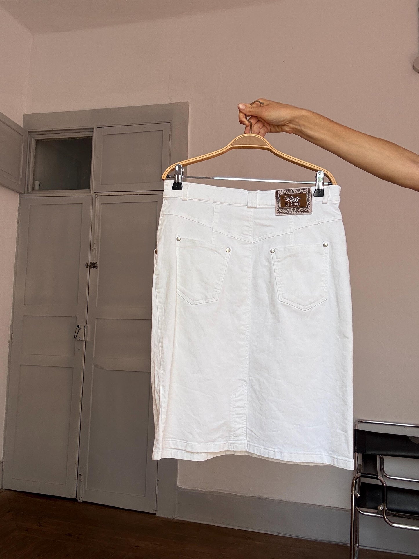 Vintage White Stretch Denim Skirt – La Strada by Sievers – Mid-Length Y2K Vibes