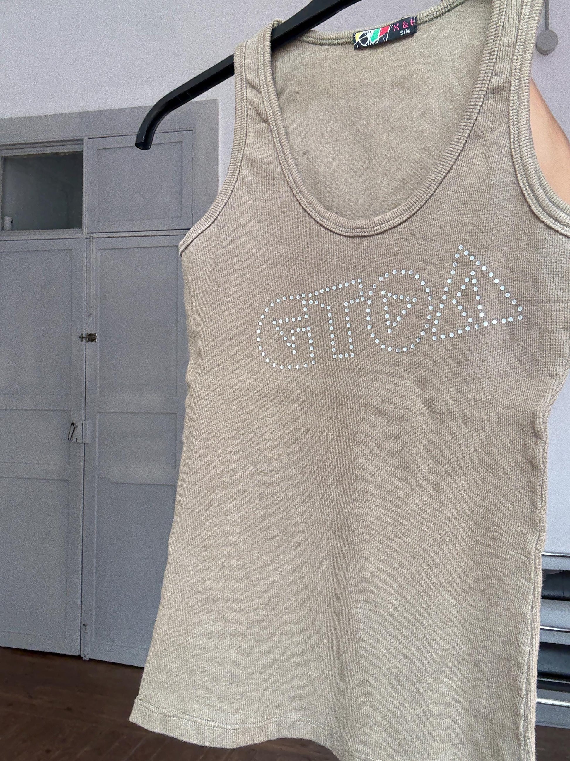 Vintage Y2K Logo Tank Top – Rhinestone Graphic – Brown Fitted Sleeveless Tee – Xtina Paris Hilton Style, Size S