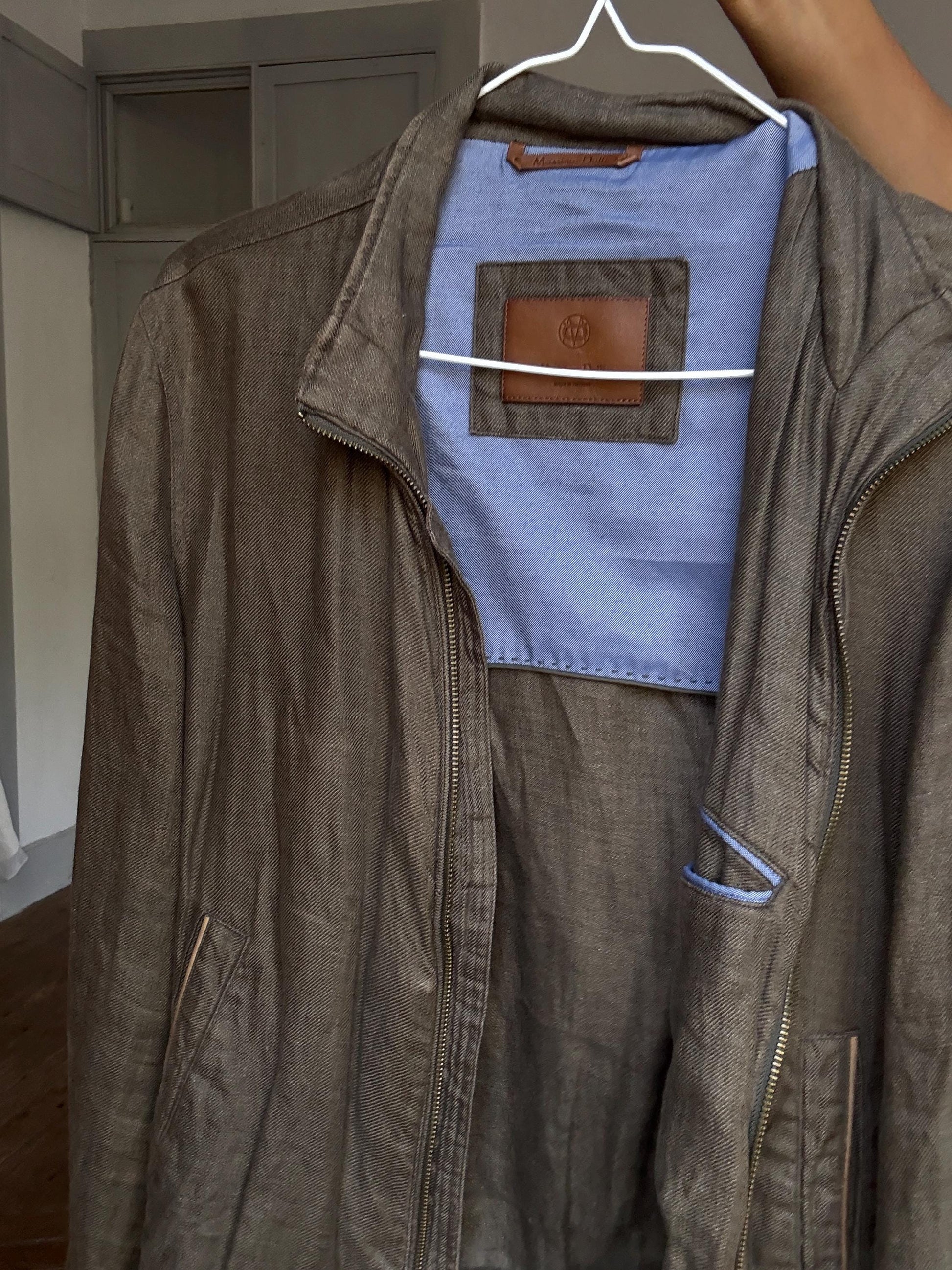 Luxe Massimo Dutti ( Originally Men's ) Green Linen Jacket – Effortless Unisex Parisian Style fashion (M)