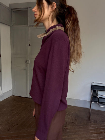 Wool Cashmere Jumper in Aubergine — fabric close-up