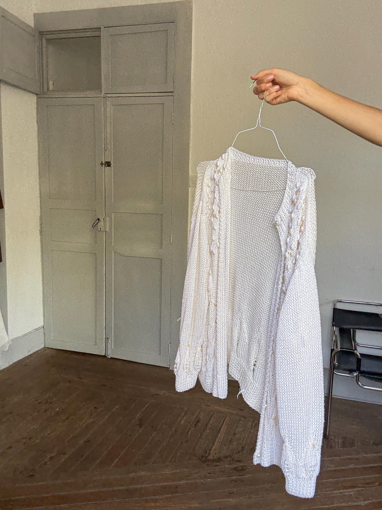 Vintage White Hand-Knitted Cardigan – Cottagecore Pearl Beaded Vest, Popcorn Stitch Knitwear, Pearl Button Closure, Boho Grannycore Layer