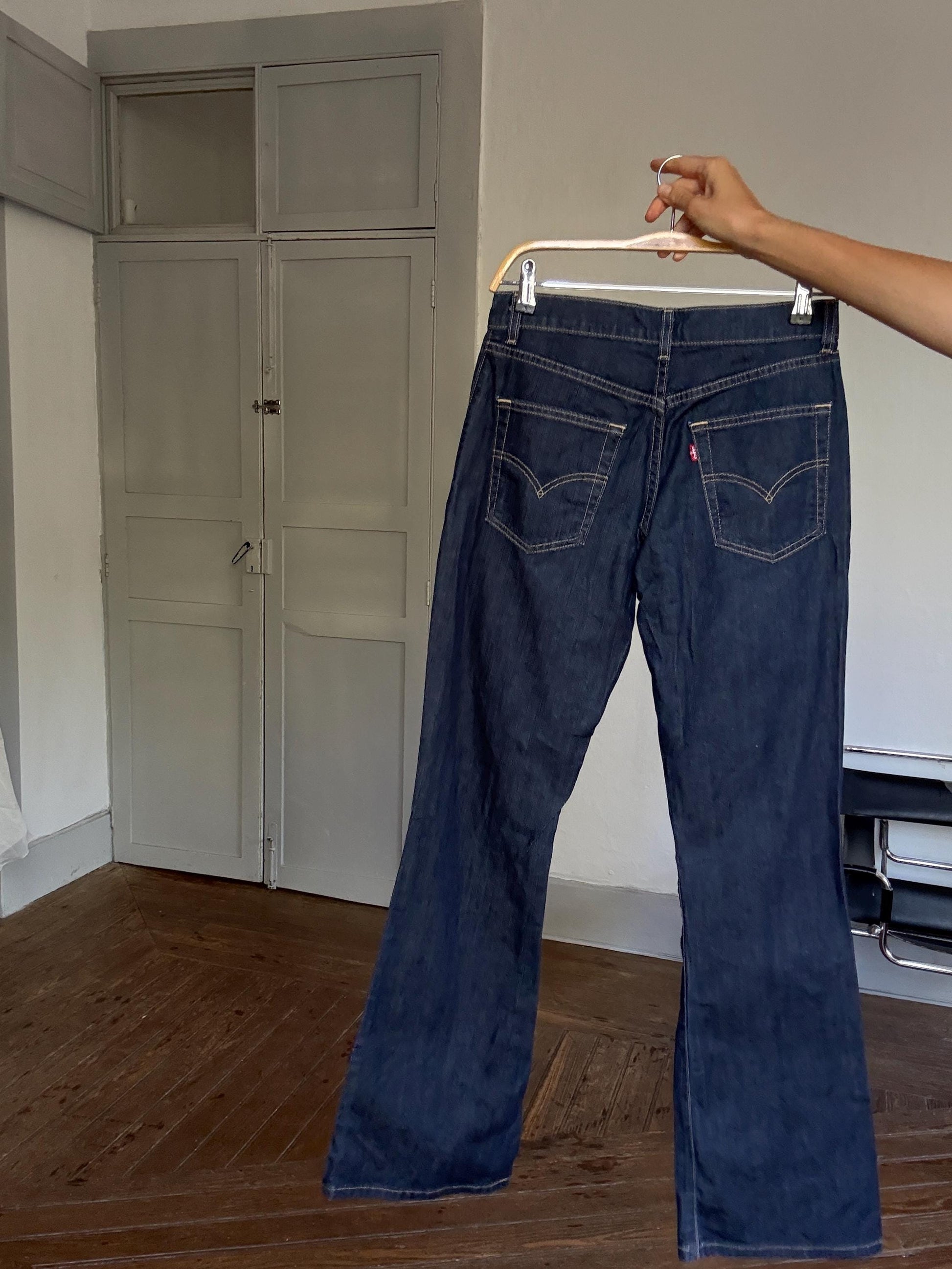 Vintage Levi’s Flare Jeans | Y2K Bootcut Denim | Size M