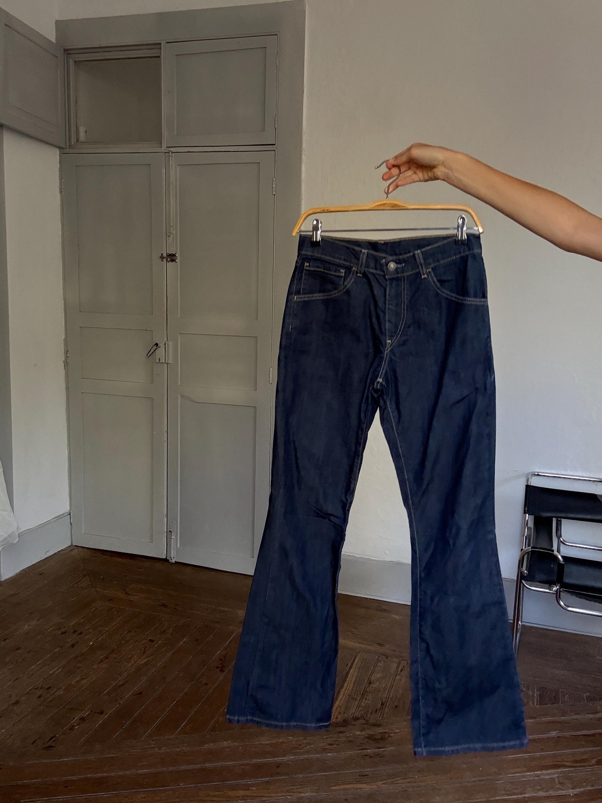 Vintage Levi’s Flare Jeans | Y2K Bootcut Denim | Size M