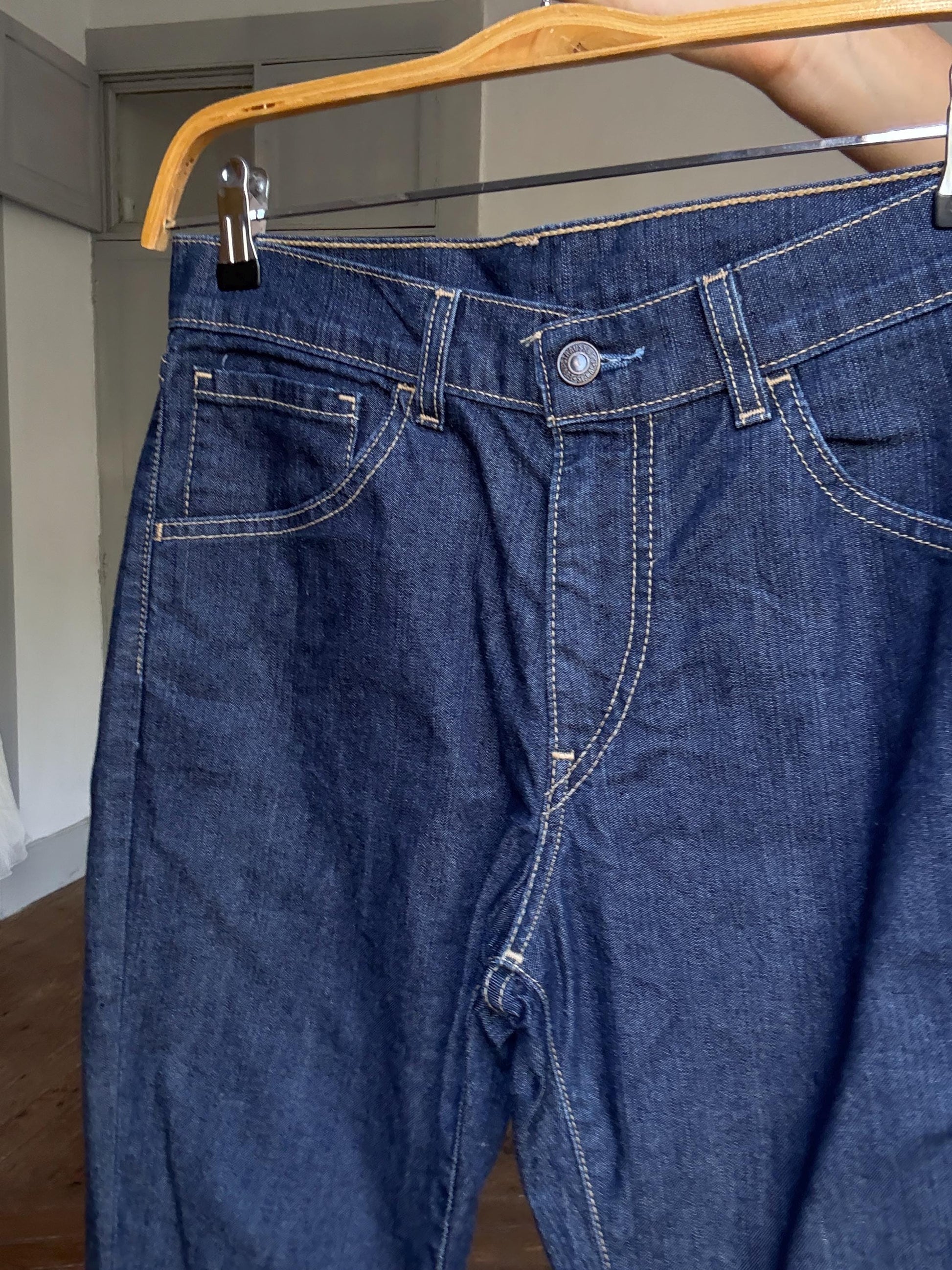 Vintage Levi’s Flare Jeans | Y2K Bootcut Denim | Size M