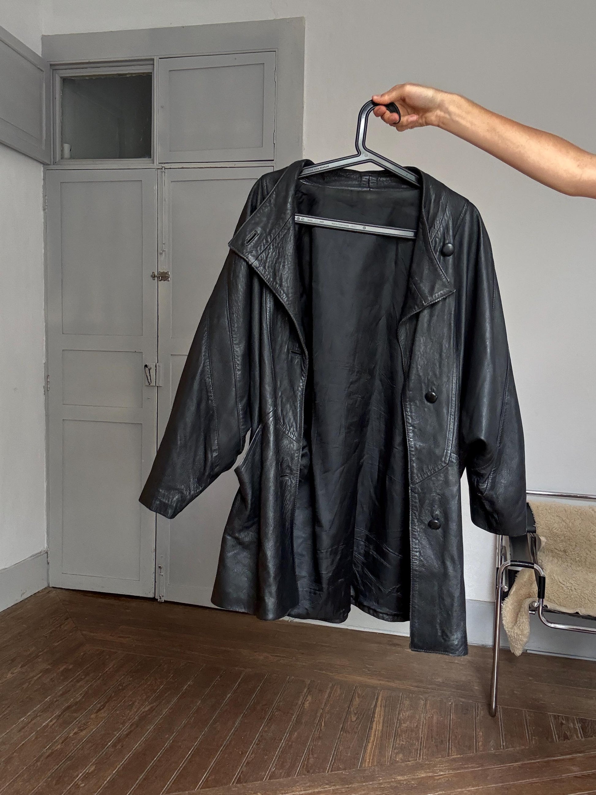 Vintage Black Leather Oversized Coat | Real Sheepskin Leather Jacket | 80s Style | Boxy Fit | Grunge Chic | Size L-XL | Statement Piece