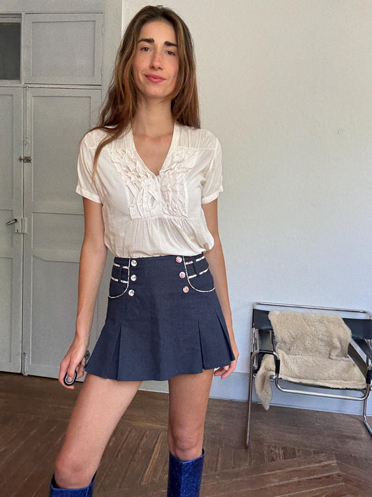 Romantic vintage ruffle blouse in 100% cotton – soft cream, dark academia aesthetic, cottagecore vibes