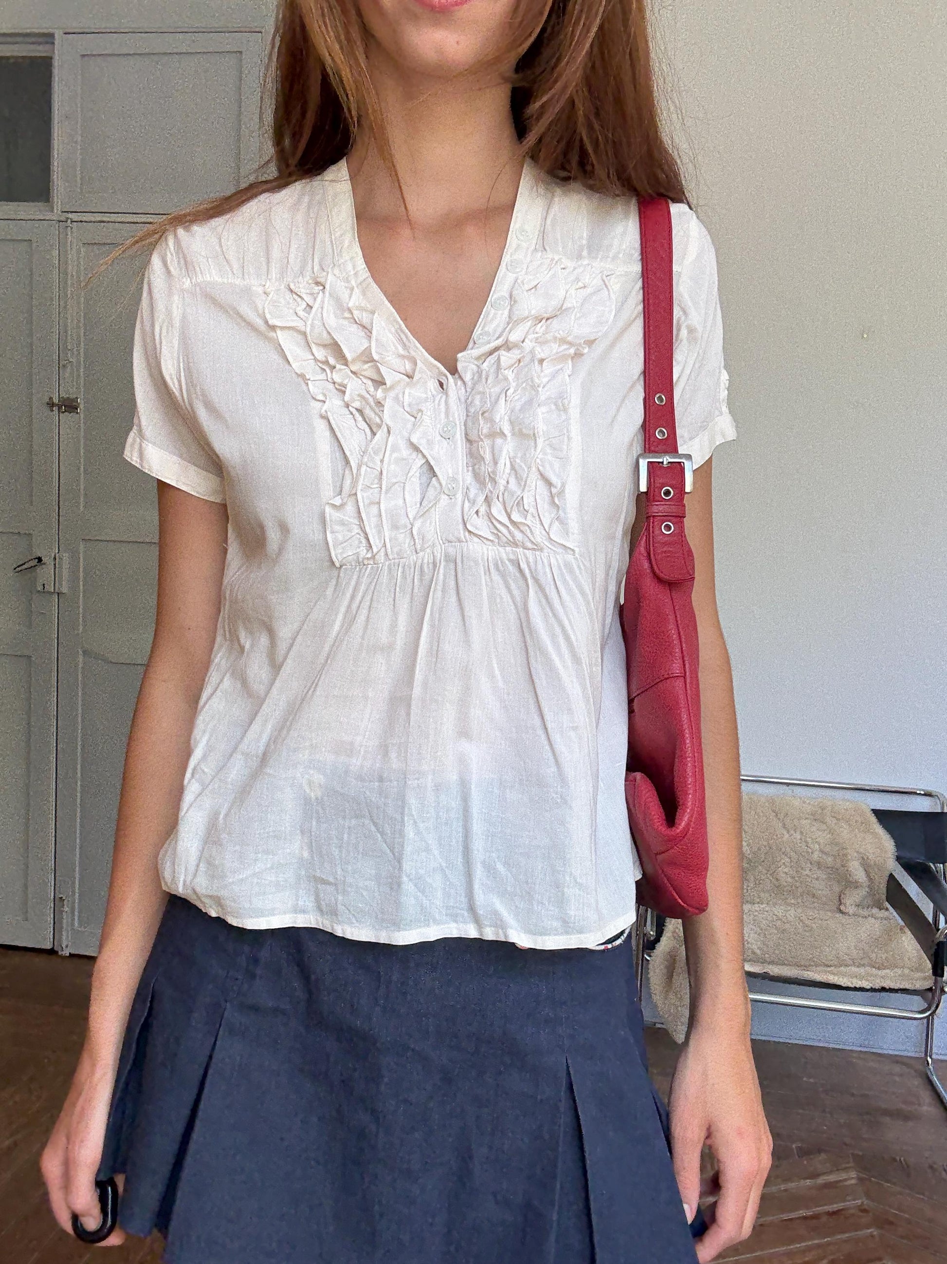 Romantic vintage ruffle blouse in 100% cotton – soft cream, dark academia aesthetic, cottagecore vibes