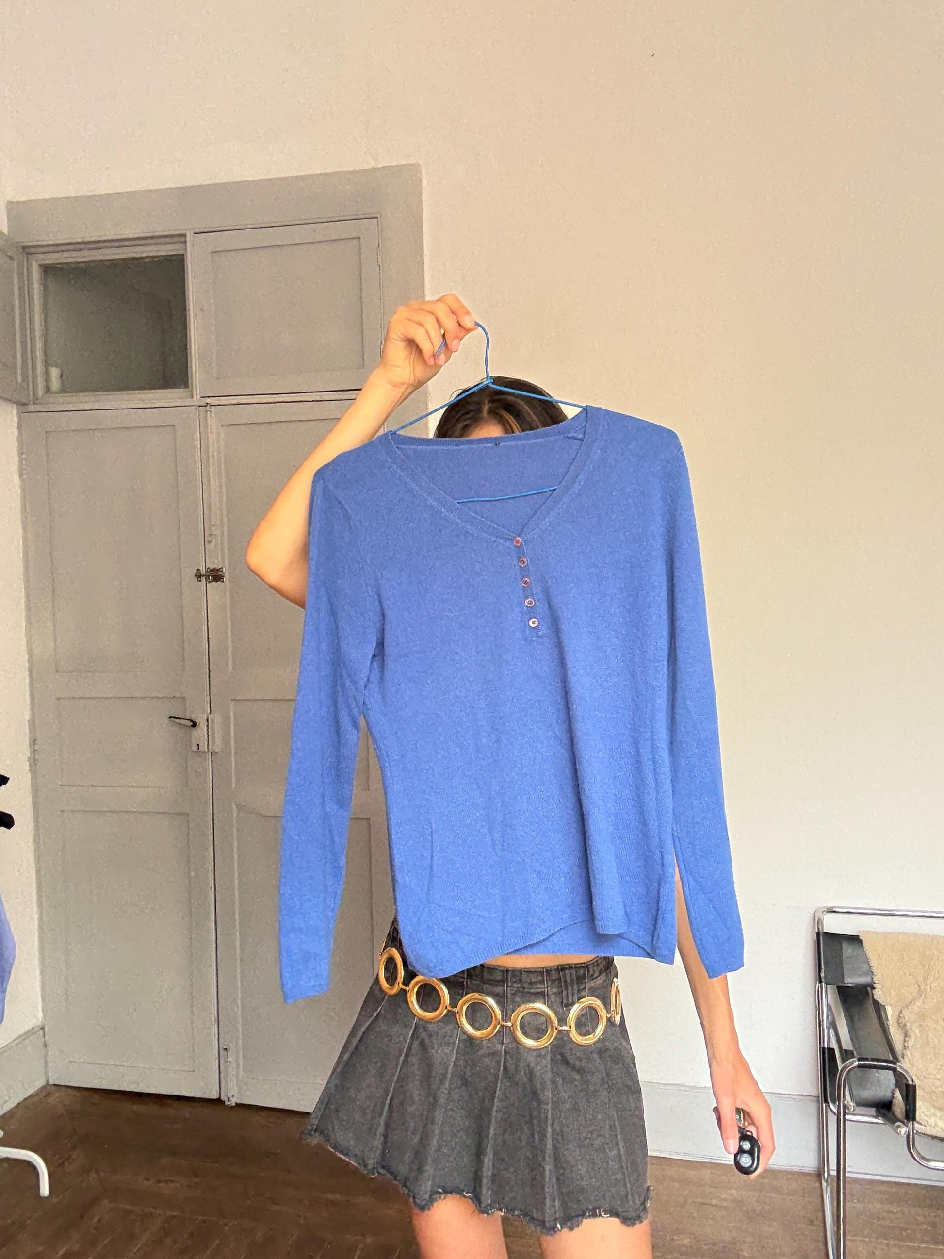 Cobalt Blue 100% Cashmere V-Neck Sweater — additional view 9