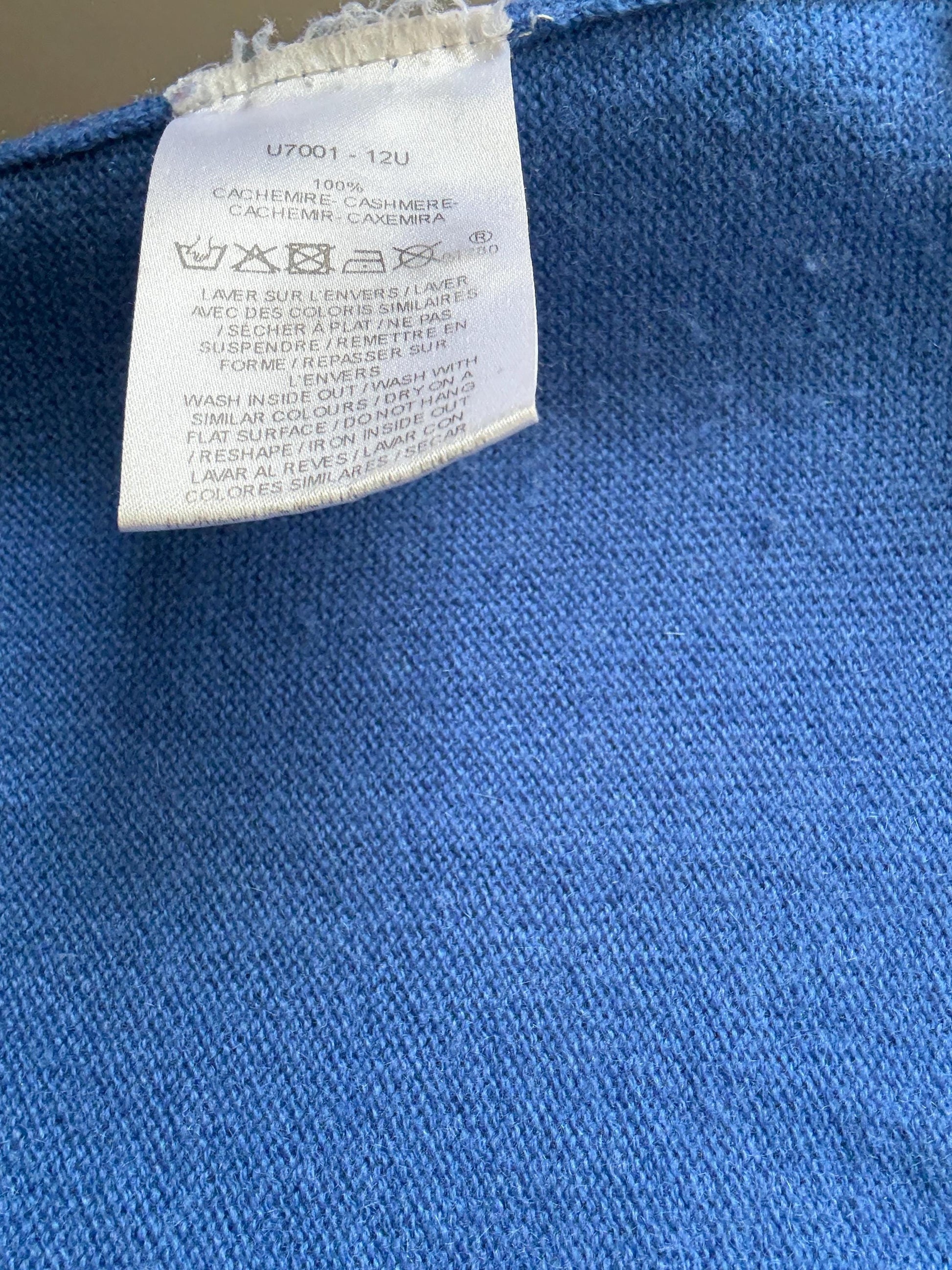 Vintage Caroll Paris 100% Cashmere Sweater in Cobalt Blue – Soft V-Neck Pullover, Timeless French Knit, Secondhand Treasure