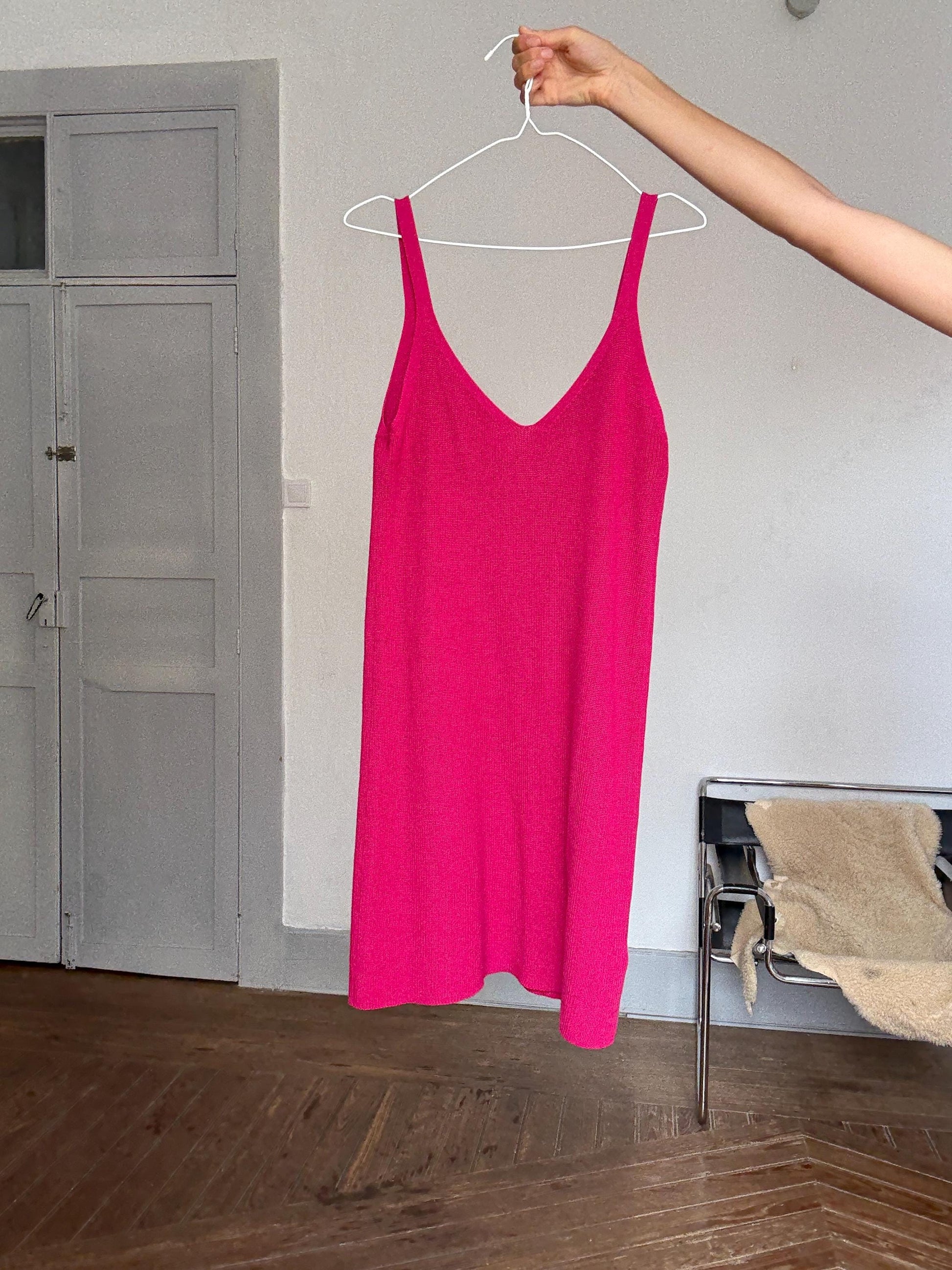 Massimo Dutti pink knit dress | 100% cotton summer slip dress | elegant v-neck | minimalist 90s fit | bright pop color | size M-L
