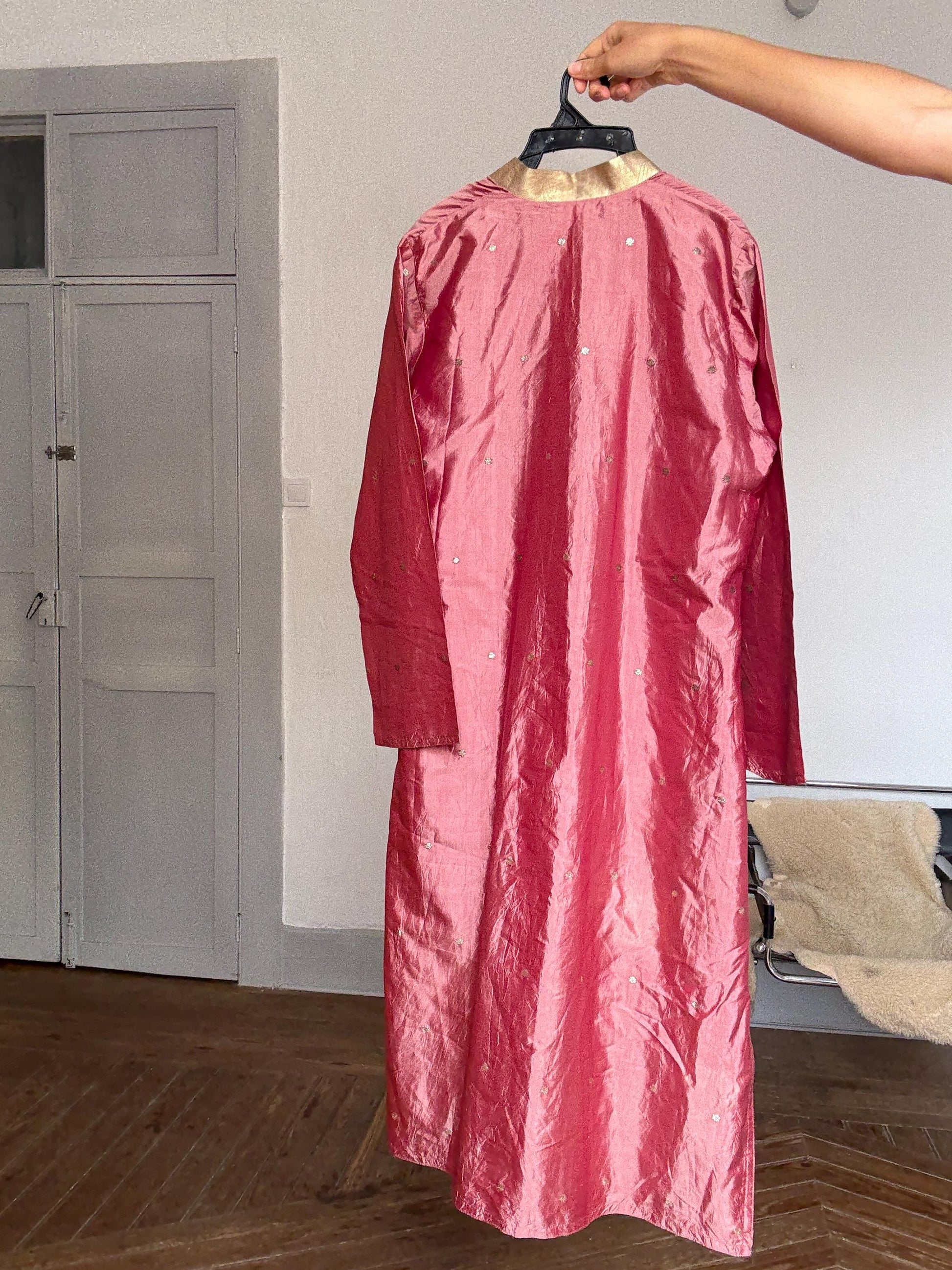 Vintage Indian pure silk dusty pink & gold dress – breathable lined kurta tunic, elegant boho luxury, one of a kind