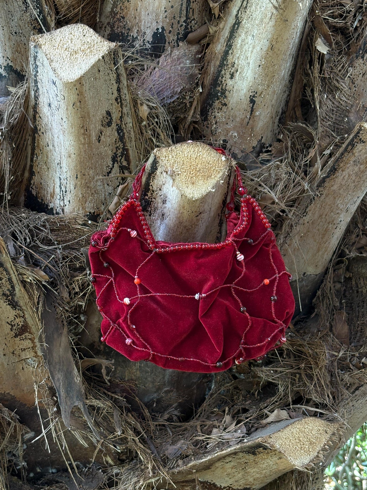 Vintage deep red velvet handbag with gold metal frame and chain strap – elegant mini evening bag for formalwear or retro styling