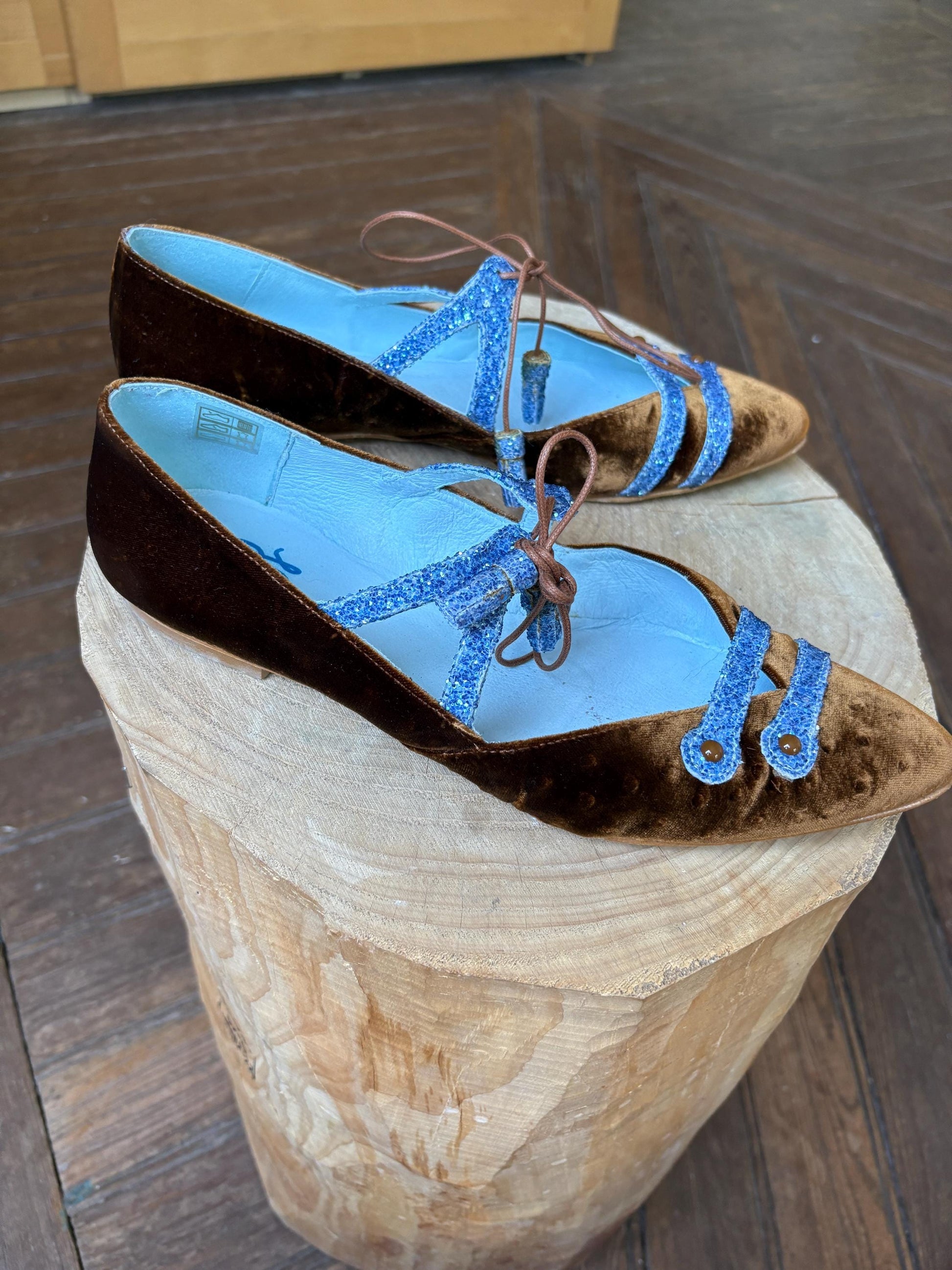 Glittery velvet flats, size 41, made in Spain, Brown & blue party shoes by DLYF – magical statement pair!
