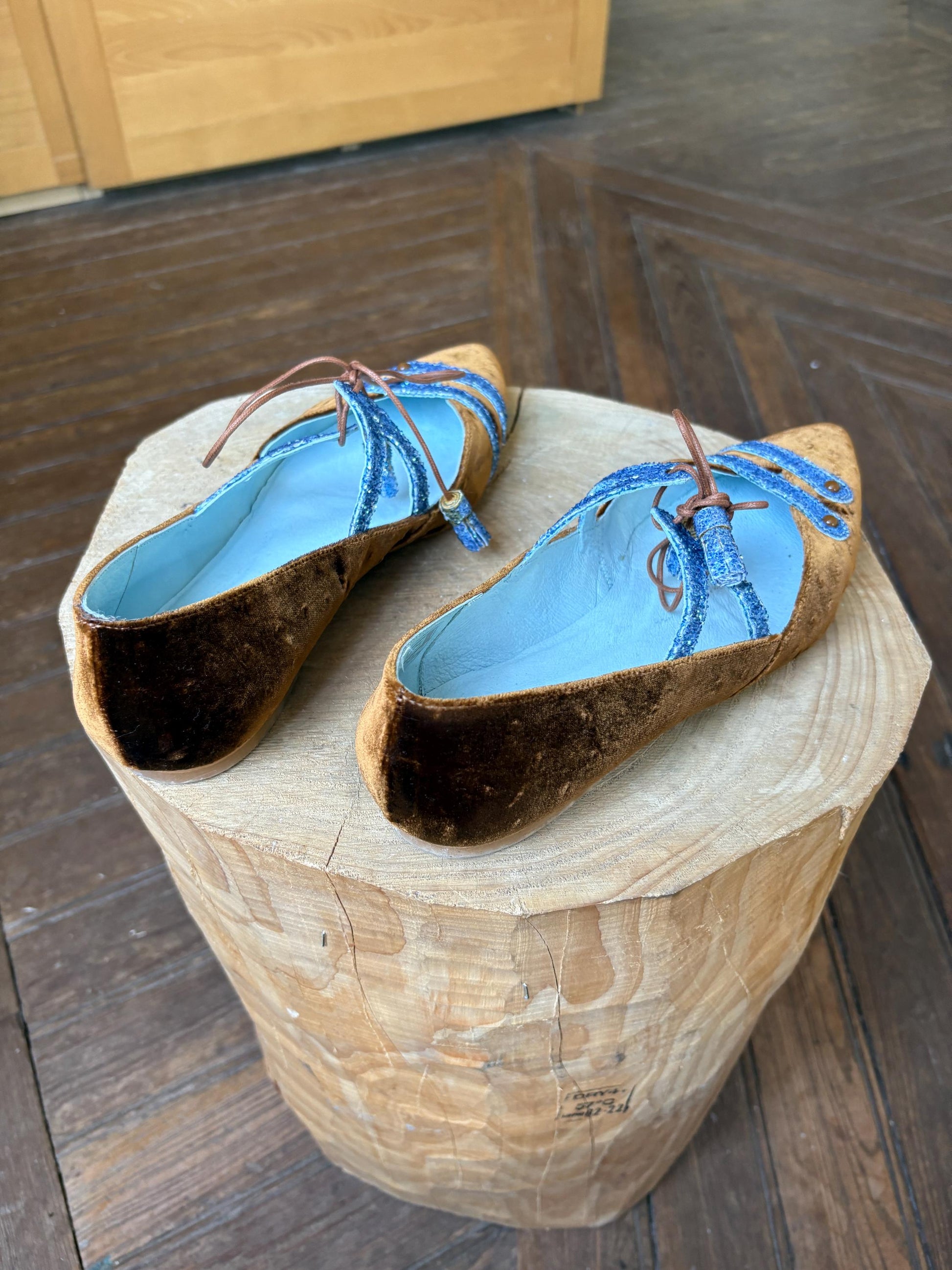 Glittery velvet flats, size 41, made in Spain, Brown & blue party shoes by DLYF – magical statement pair!