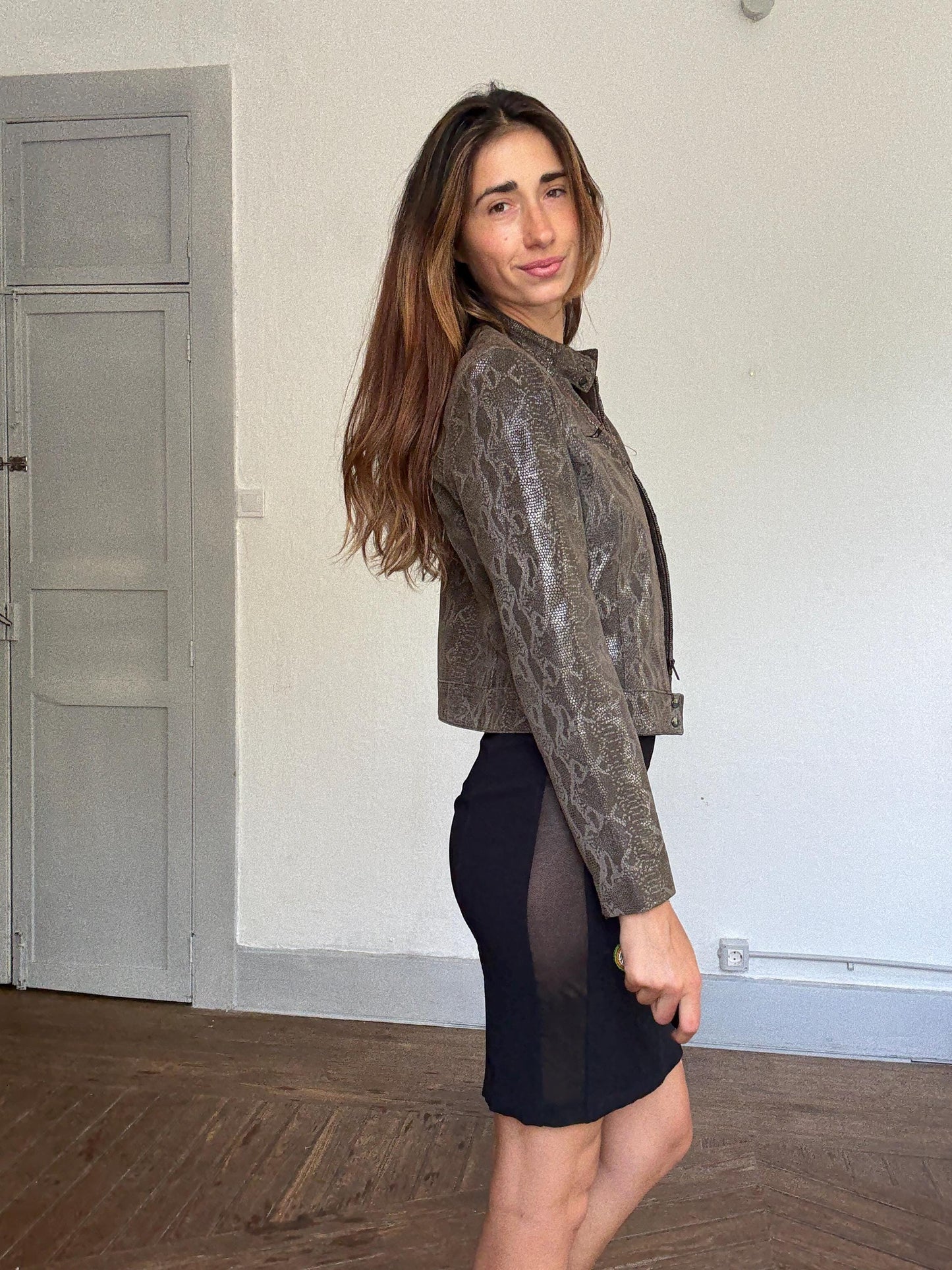 Vintage genuine leather snakeskin print woman jacket – glossy taupe biker style, size L, fits S-M oversized, Luxe aesthetic