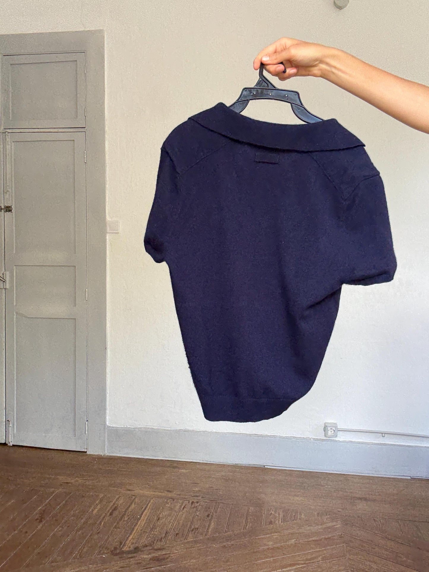 Shrunken navy wool polo shirt – preppy academia fit, soft knit, fitted vintage tee style