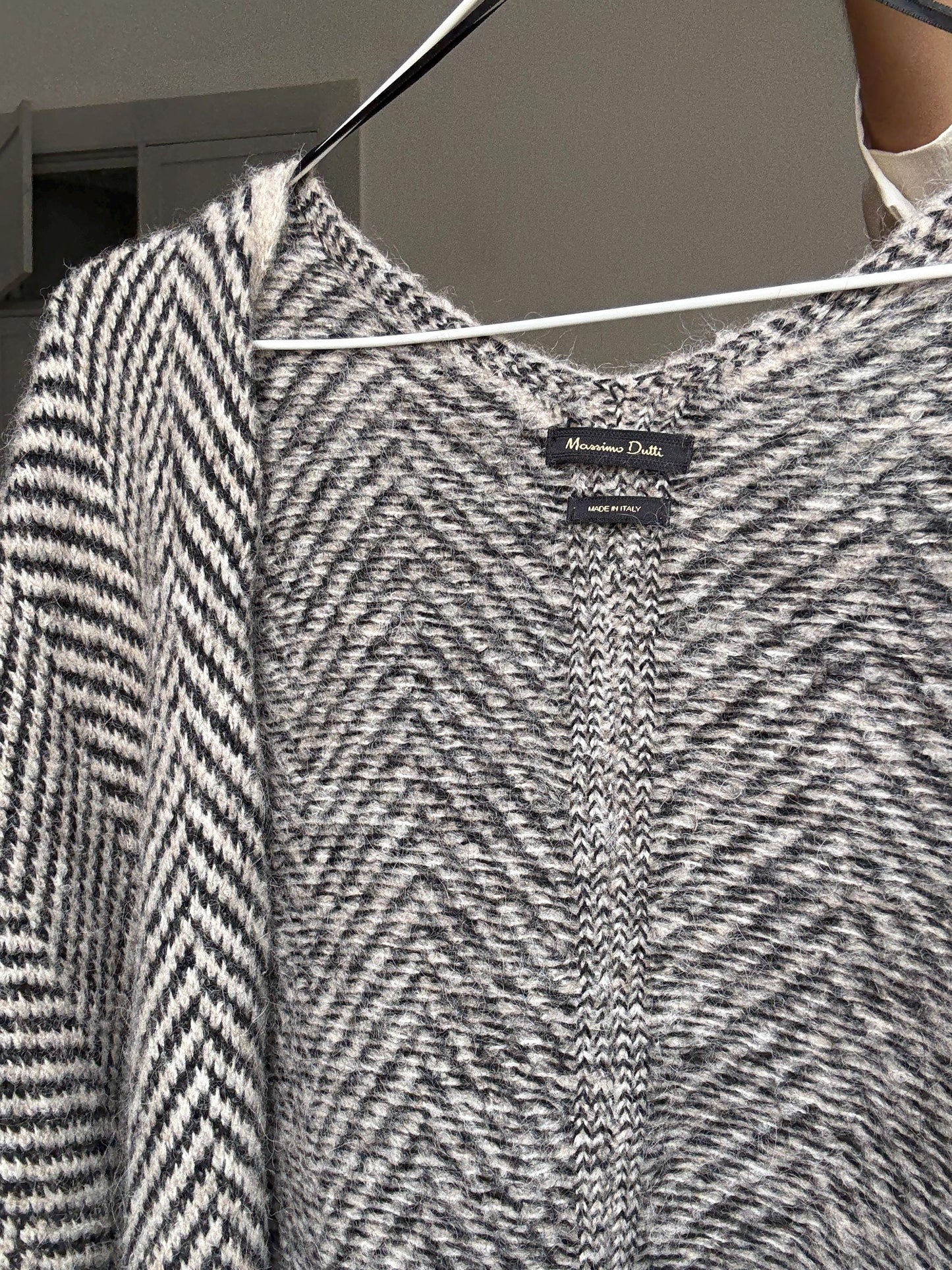 Massimo Dutti herringbone alpaca wool poncho – made in Italy – cozy layering piece - preppy outfit, all season fit, light academic