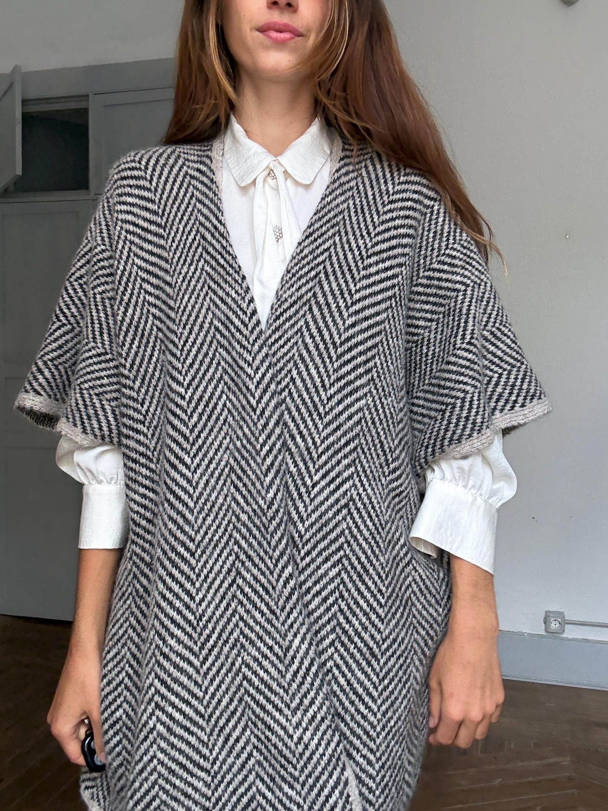 Massimo Dutti herringbone alpaca wool poncho – made in Italy – cozy layering piece - preppy outfit, all season fit, light academic