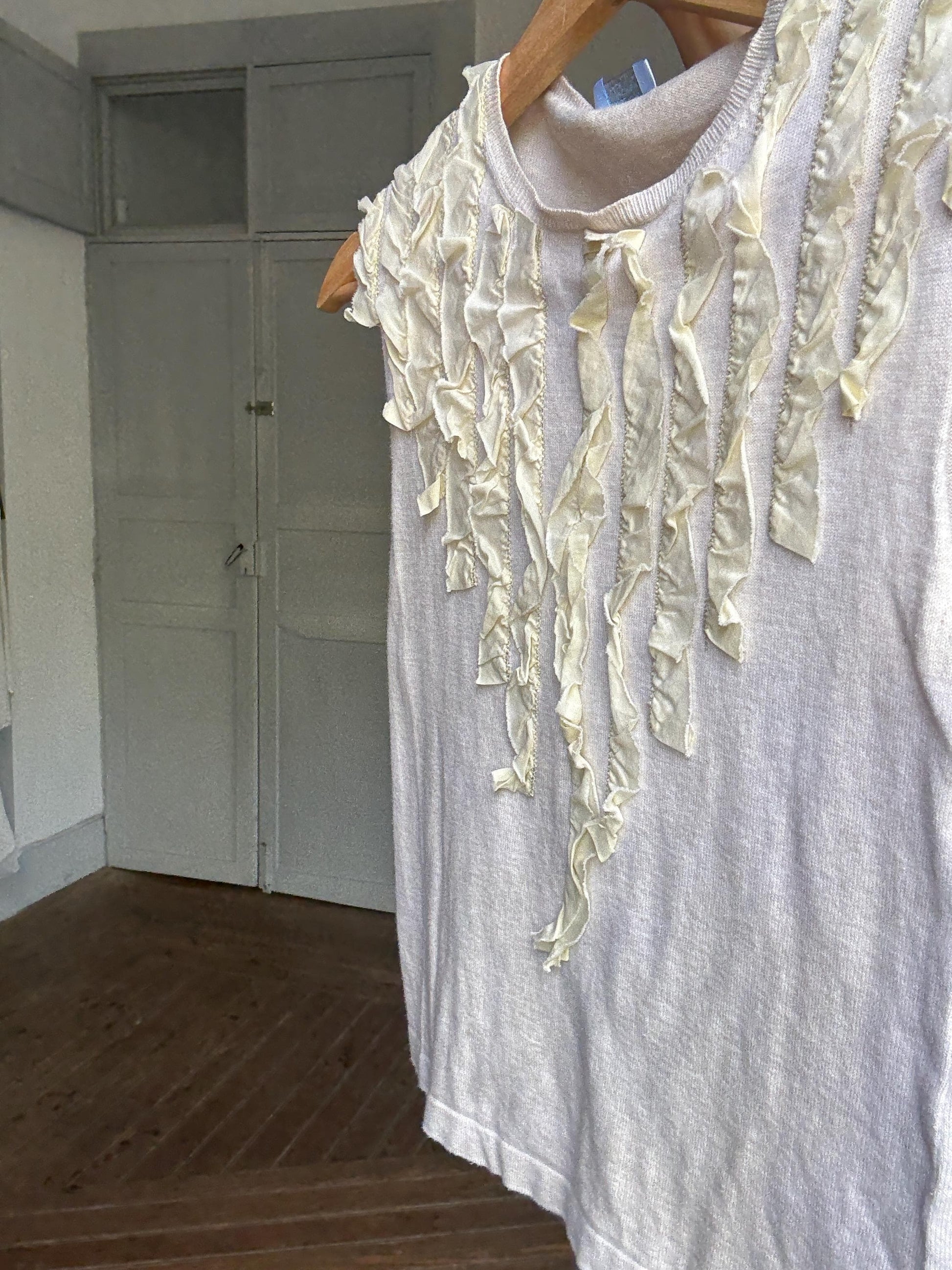 Vintage Paul Smith Sleeveless Top – Ruffle Detail Knit, Made in Italy, Quiet Luxury Y2K Aesthetic