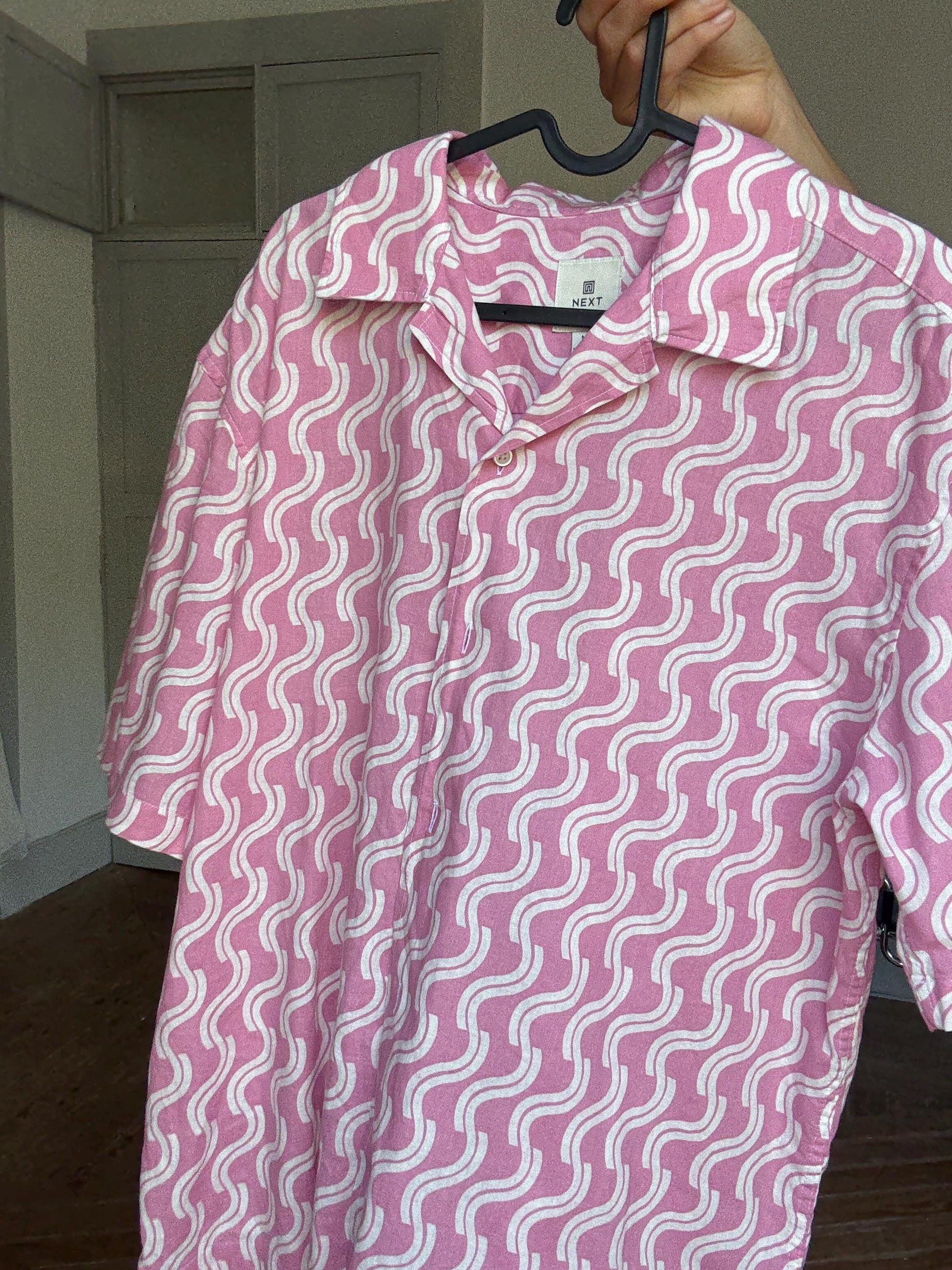 Vintage Groovy Pink Wave Shirt | Secondhand sustainable fashion, Unisex Festival Top | Size M