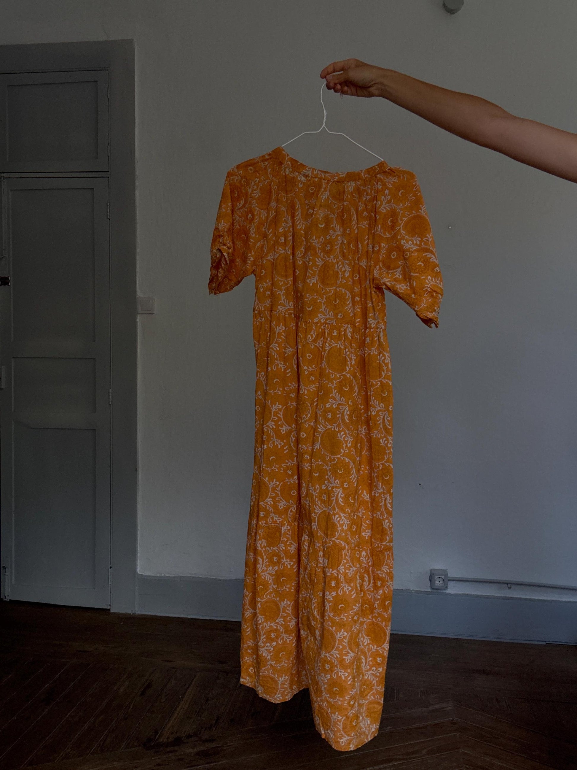 Natura floral maxi dress in 100% cotton – golden orange boho style, tiered silhouette, relaxed summer fit