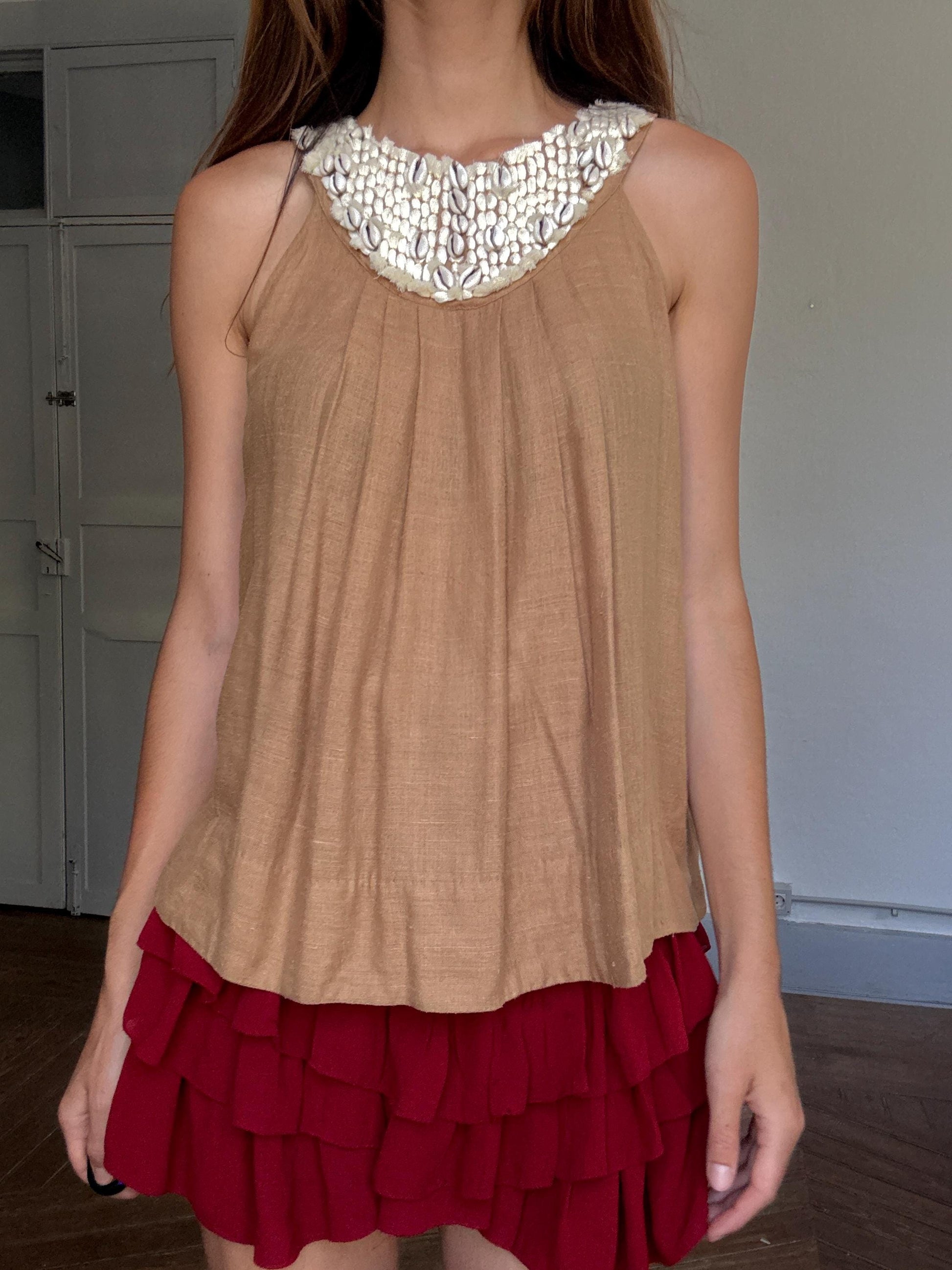 Boho beachy sleeveless top with real cowrie shell neckline – flowy earthy brown linen-style summer blouse