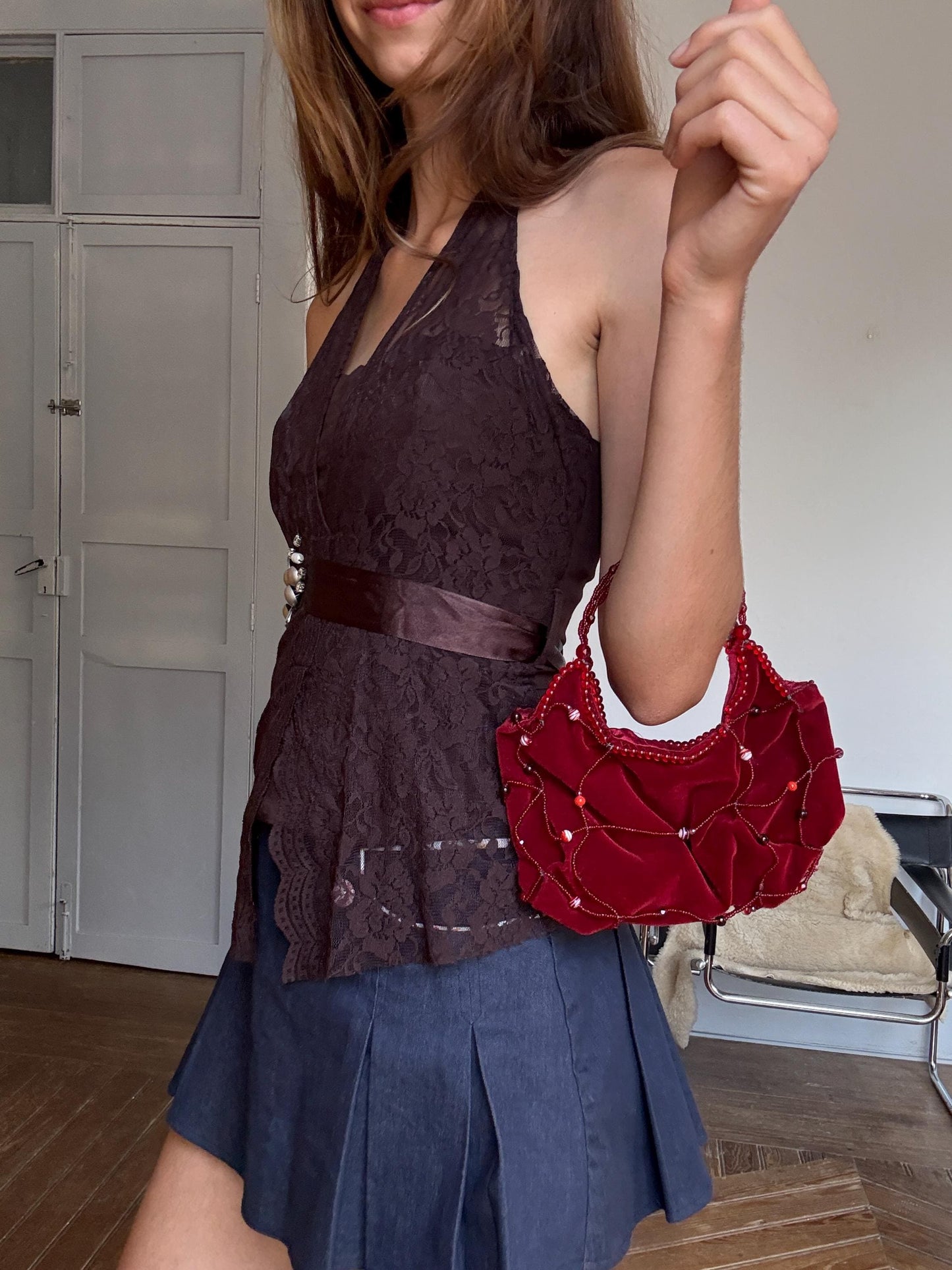 Vintage deep red velvet handbag with gold metal frame and chain strap – elegant mini evening bag for formalwear or retro styling