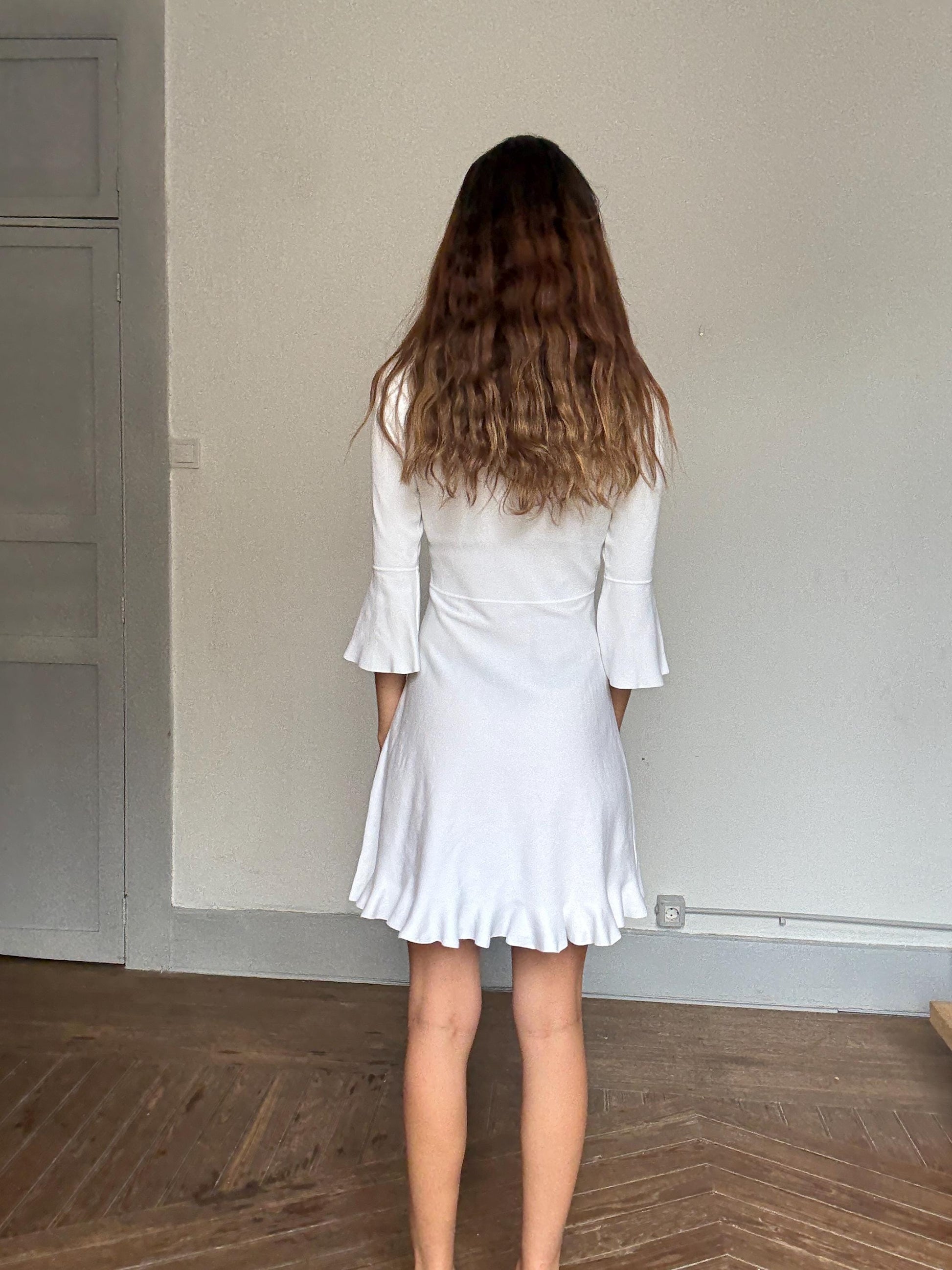 Massimo Dutti white knit flared mini dress M – soft & stretchy, V-neck, ruffle hem, elegant comfy fit, minimal summer outfit