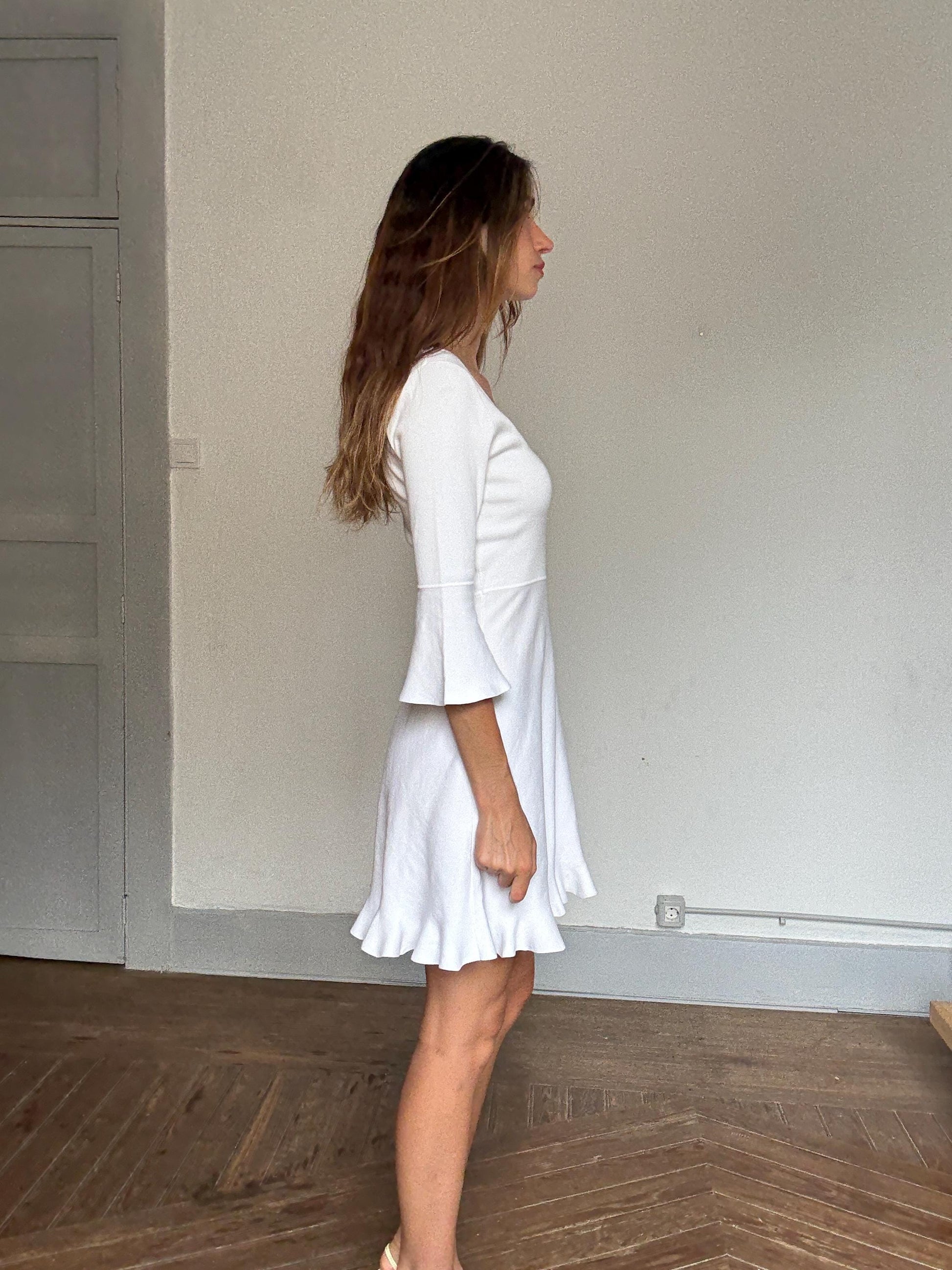 Massimo Dutti white knit flared mini dress M – soft & stretchy, V-neck, ruffle hem, elegant comfy fit, minimal summer outfit