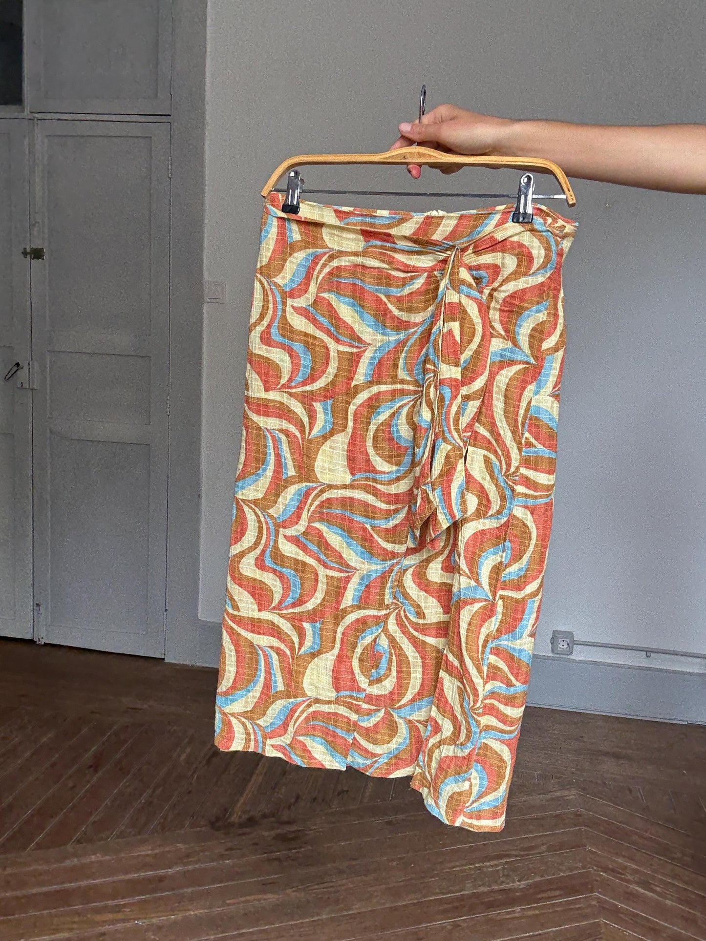 Natura vintage swirl print midi skirt – size M, 100% cotton, Y2K aesthetic, back zipper, front tie detail