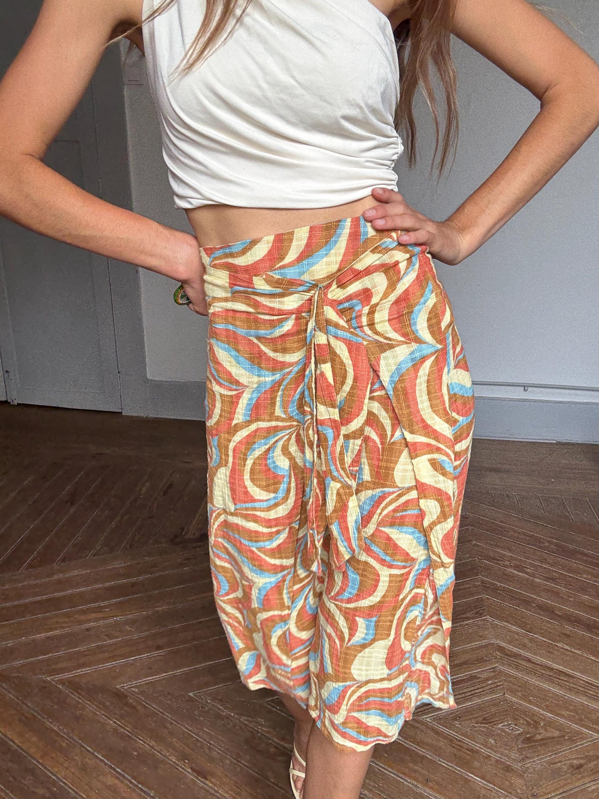 Natura vintage swirl print midi skirt – size M, 100% cotton, Y2K aesthetic, back zipper, front tie detail