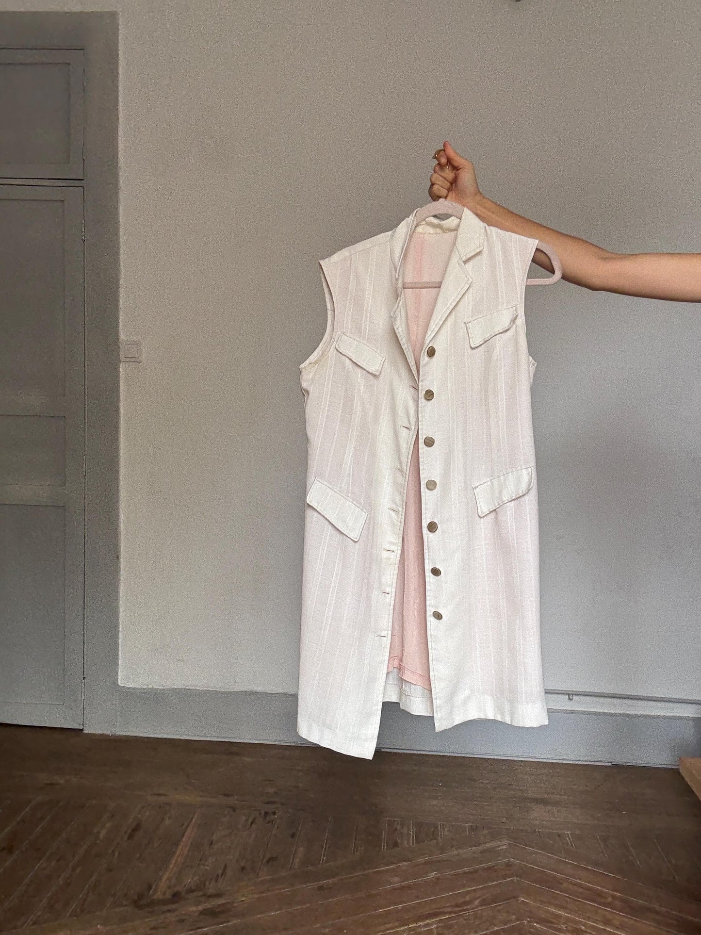 Vintage handmade ivory dress – M/L fit, sleeveless blazer cut, gold buttons, cotton feel, lined, oversized vest dress