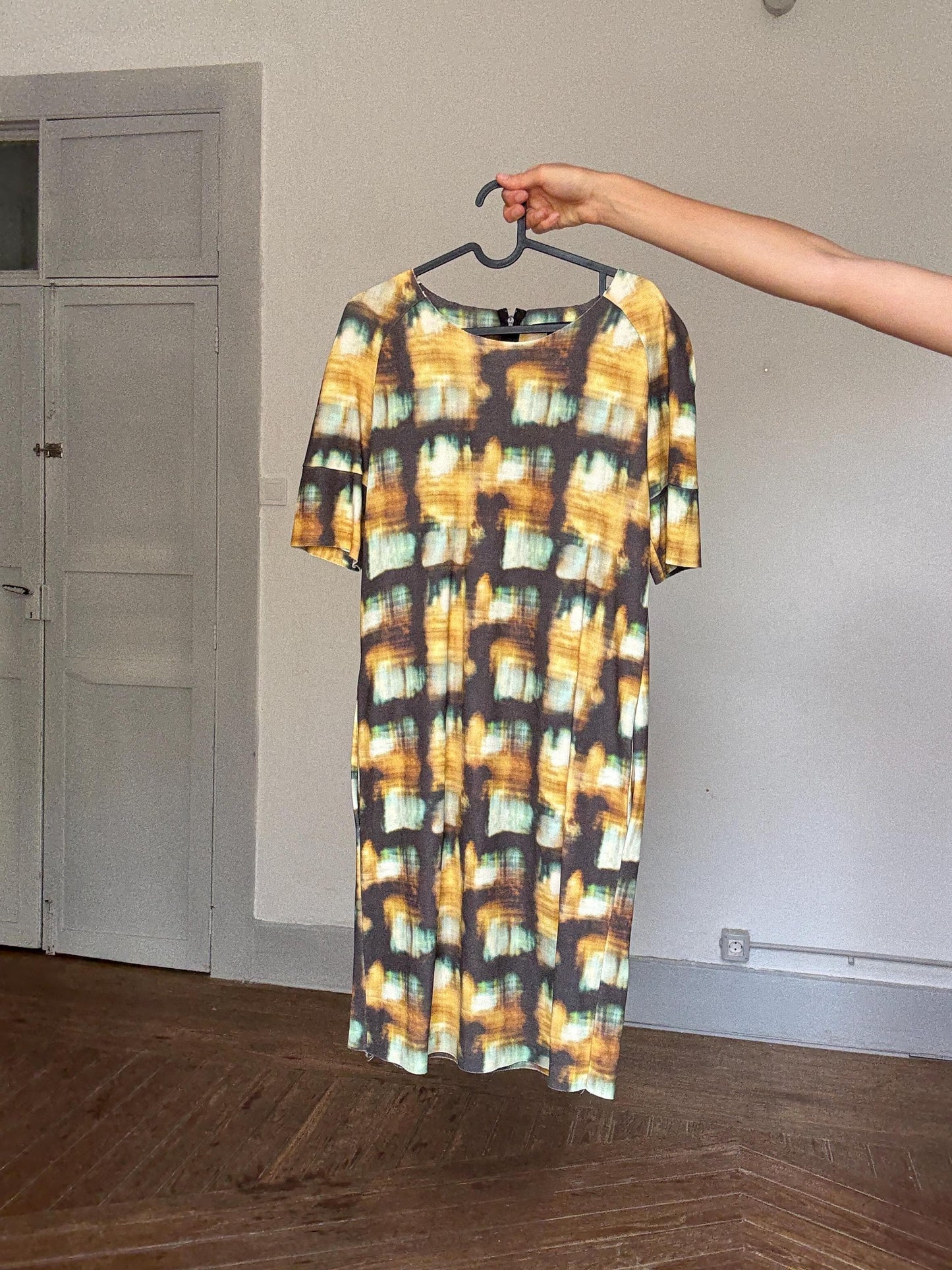 COS Abstract Print Mini Dress | Earthy Luxe Summer Staple, Hidden Pockets & Art-Gallery Vibes, Size S