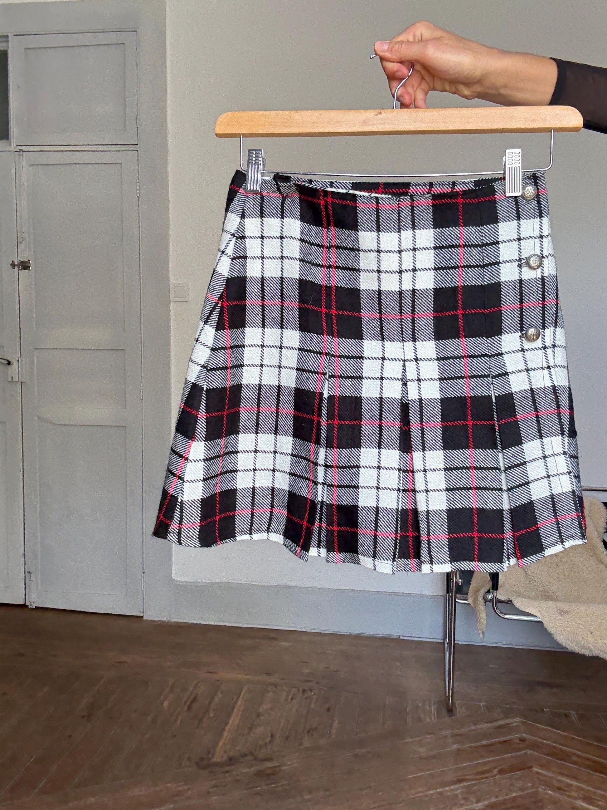 Vintage Y2K Plaid Mini Skirt – Schoolgirl Aesthetic – Britney Spears Style – 90s Tartan Pleated Skirt – Size S/M