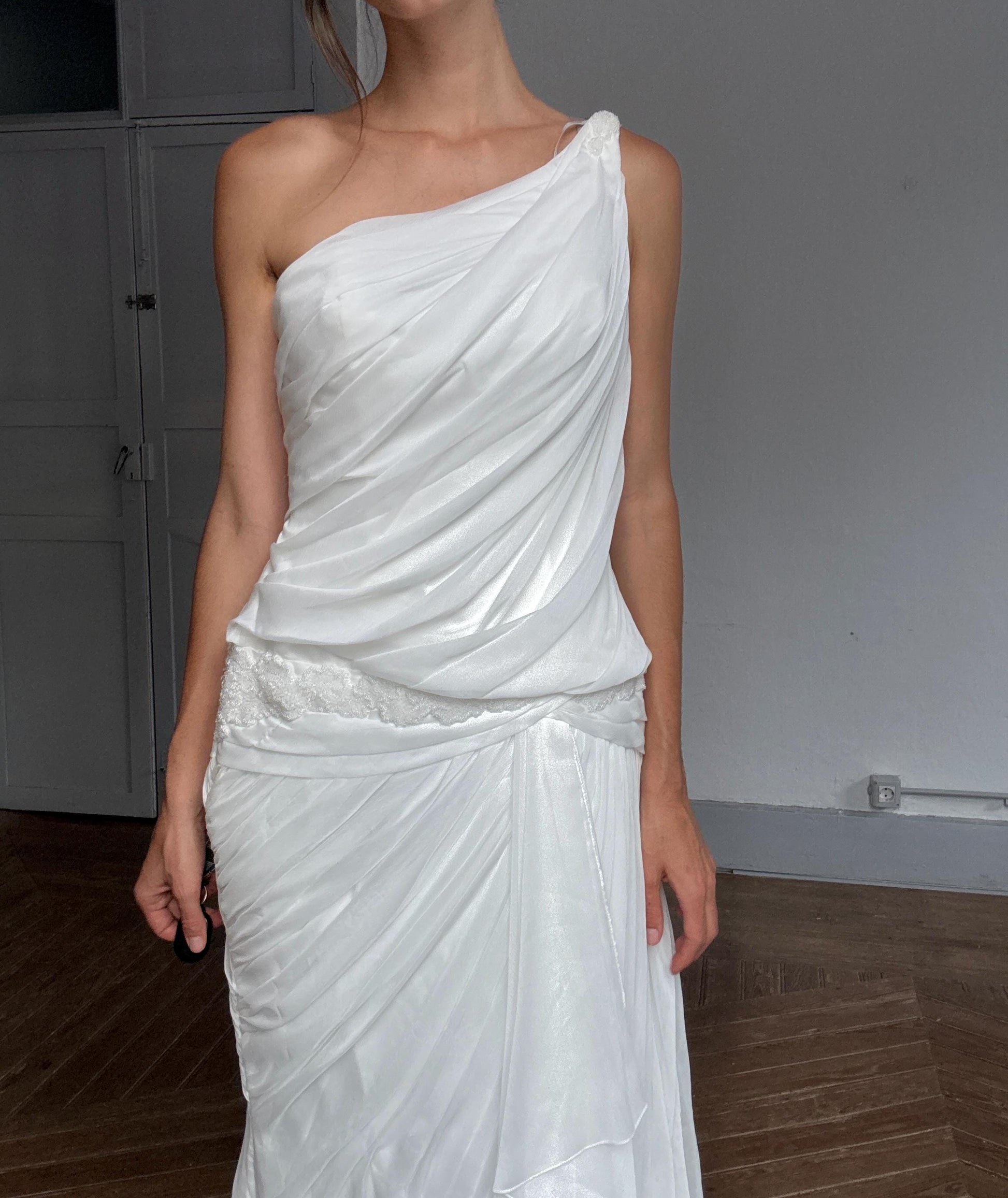 Pronovias One Shoulder Wedding Dress – Greek goddess bridal gown, draped satin maxi dress UK 12 D38, bridal 2000s red carpet vibe